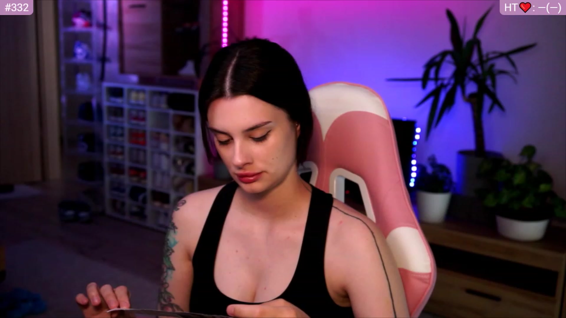 Gallery image thumbnail from lucynutty's myfreecams stream on, 06/15/2023, 08:53 image 4 of 20