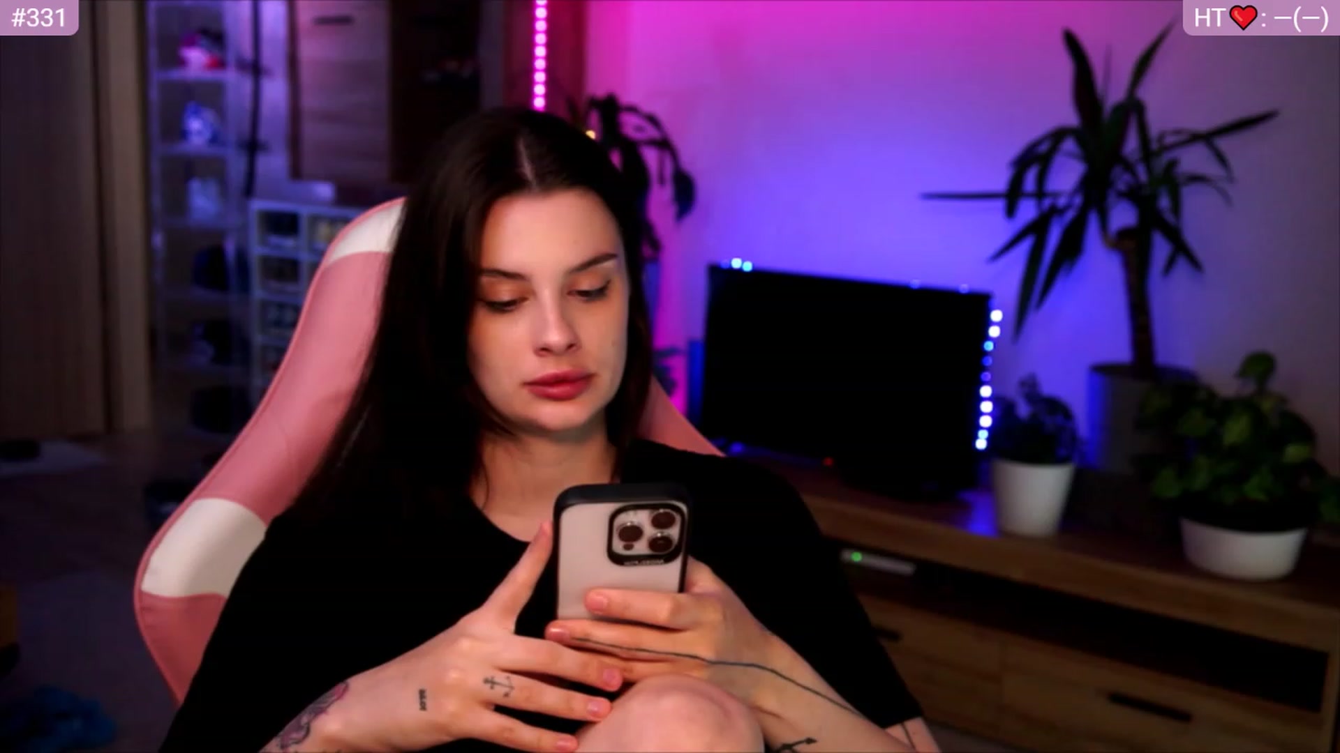 Gallery image thumbnail from lucynutty's myfreecams stream on, 06/15/2023, 08:53 image 13 of 20