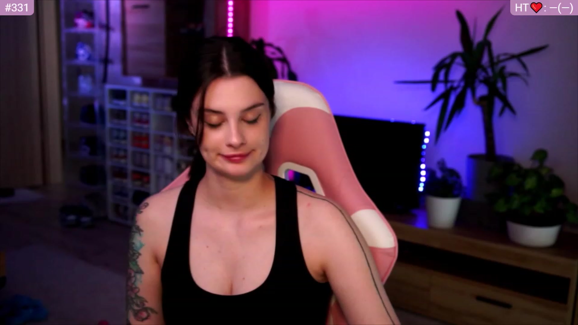 Gallery image thumbnail from lucynutty's myfreecams stream on, 06/15/2023, 08:53 image 9 of 20