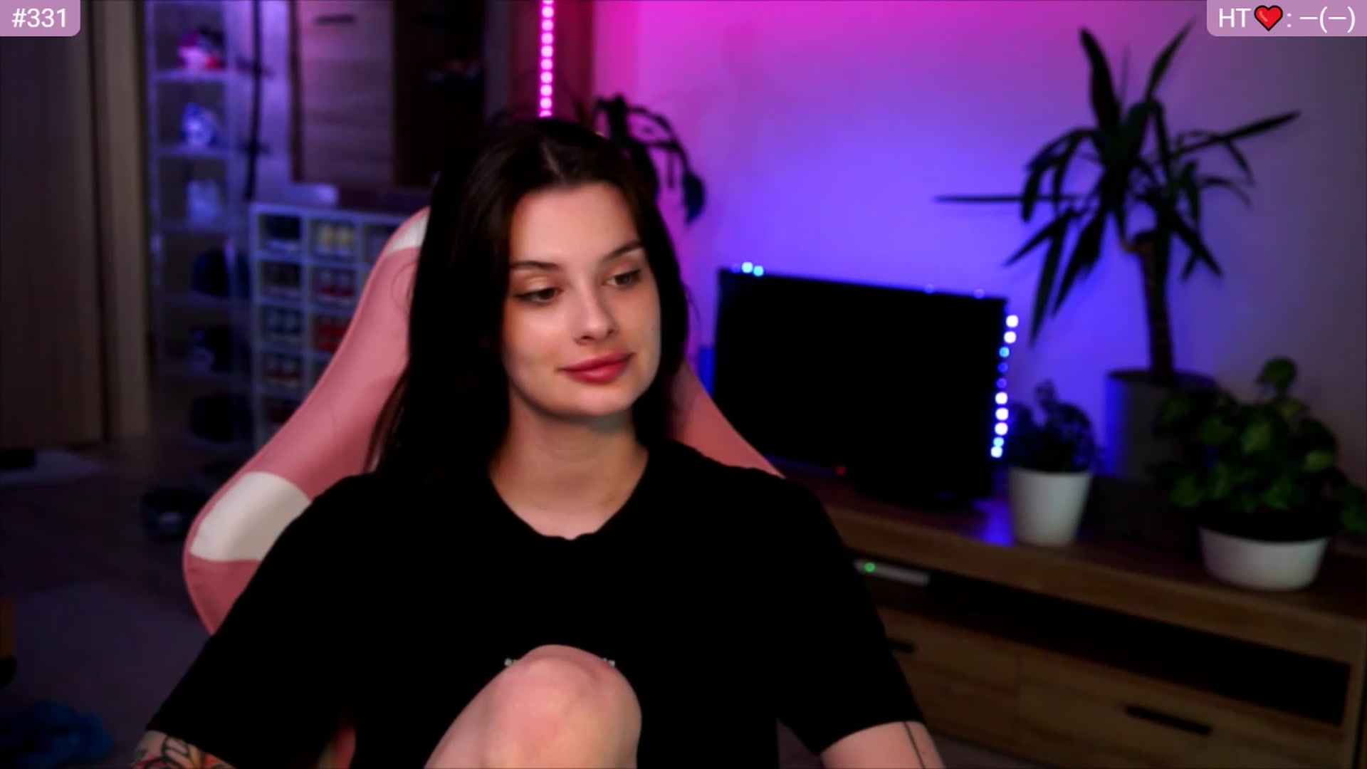 Gallery image thumbnail from lucynutty's myfreecams stream on, 06/15/2023, 08:53 image 12 of 20