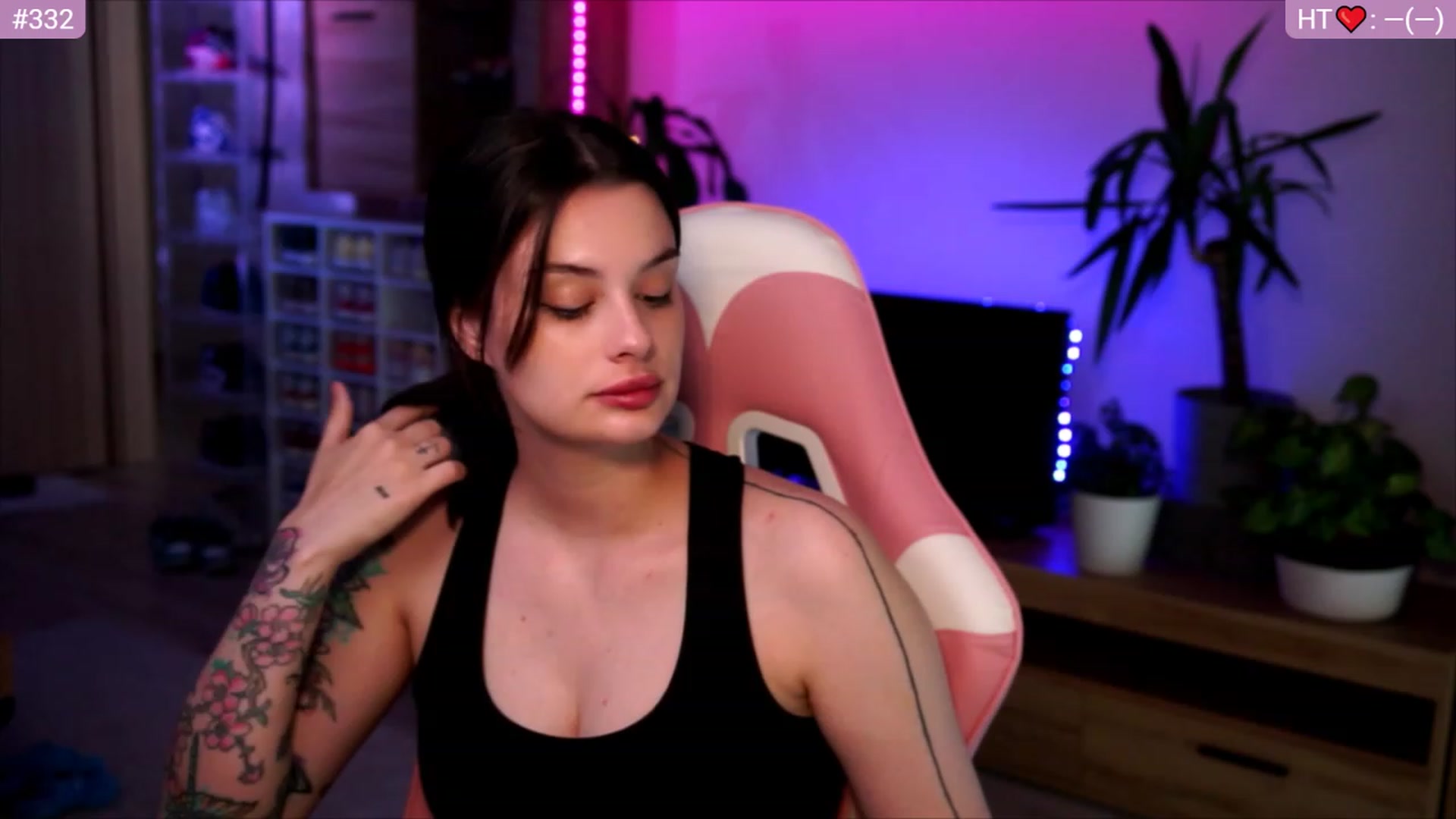 Gallery image thumbnail from lucynutty's myfreecams stream on, 06/15/2023, 08:53 image 7 of 20
