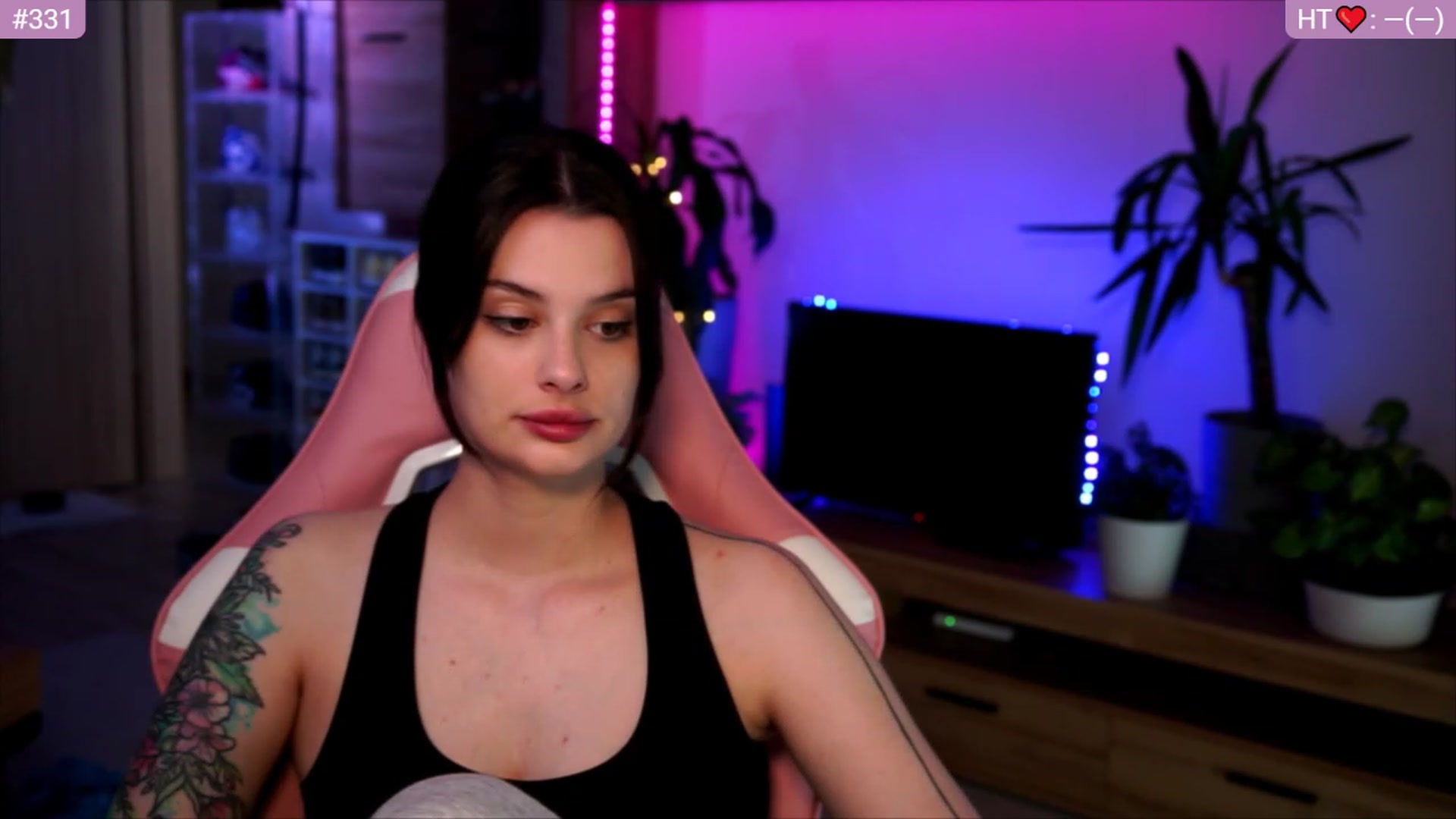 Gallery image thumbnail from lucynutty's myfreecams stream on, 06/15/2023, 09:06 image 15 of 20