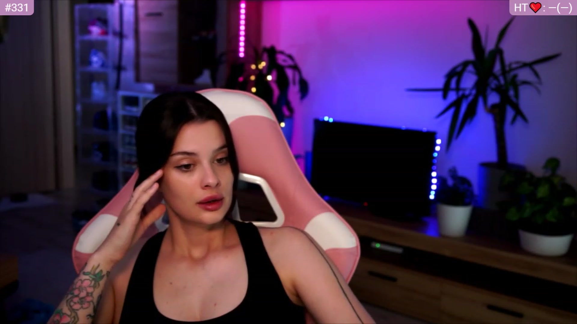 Gallery image thumbnail from lucynutty's myfreecams stream on, 06/15/2023, 09:06 image 20 of 20