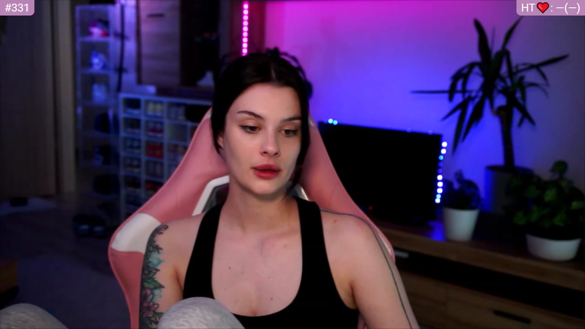 Gallery image thumbnail from lucynutty's myfreecams stream on, 06/15/2023, 09:06 image 4 of 20