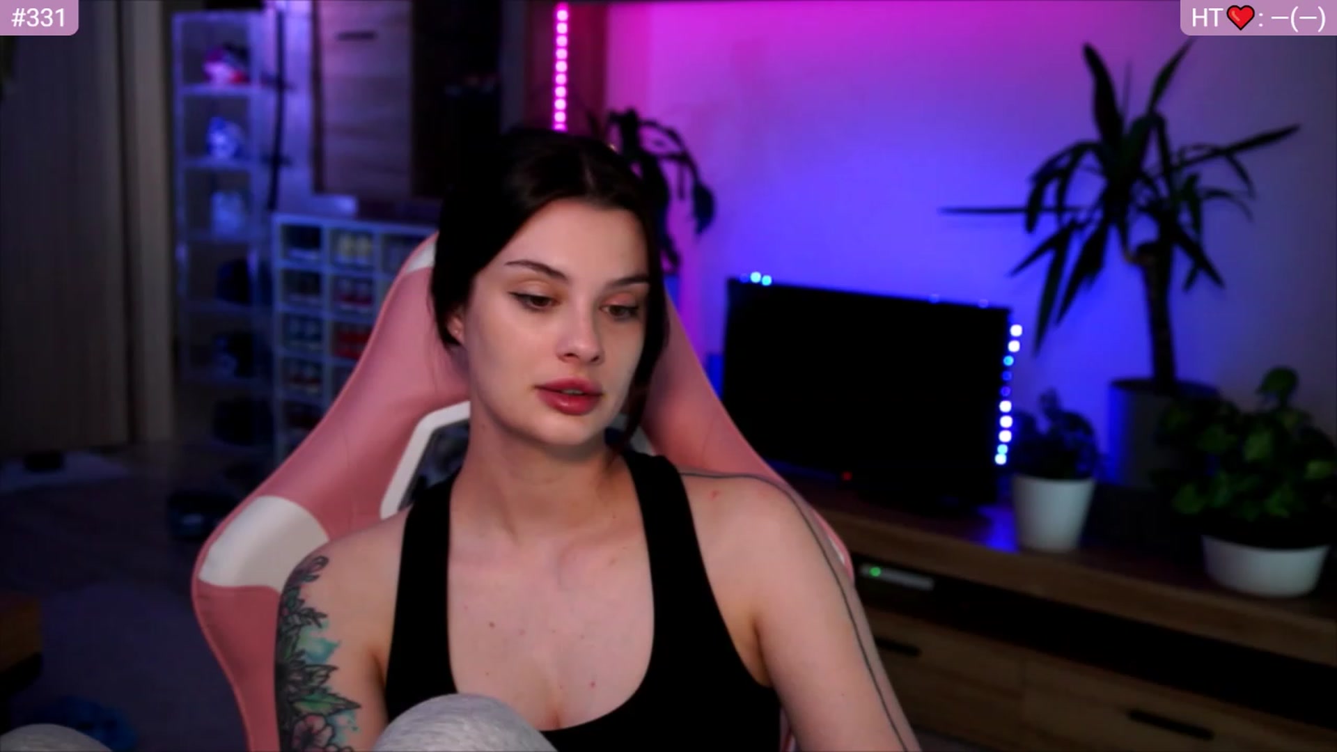 Gallery image thumbnail from lucynutty's myfreecams stream on, 06/15/2023, 09:06 image 11 of 20