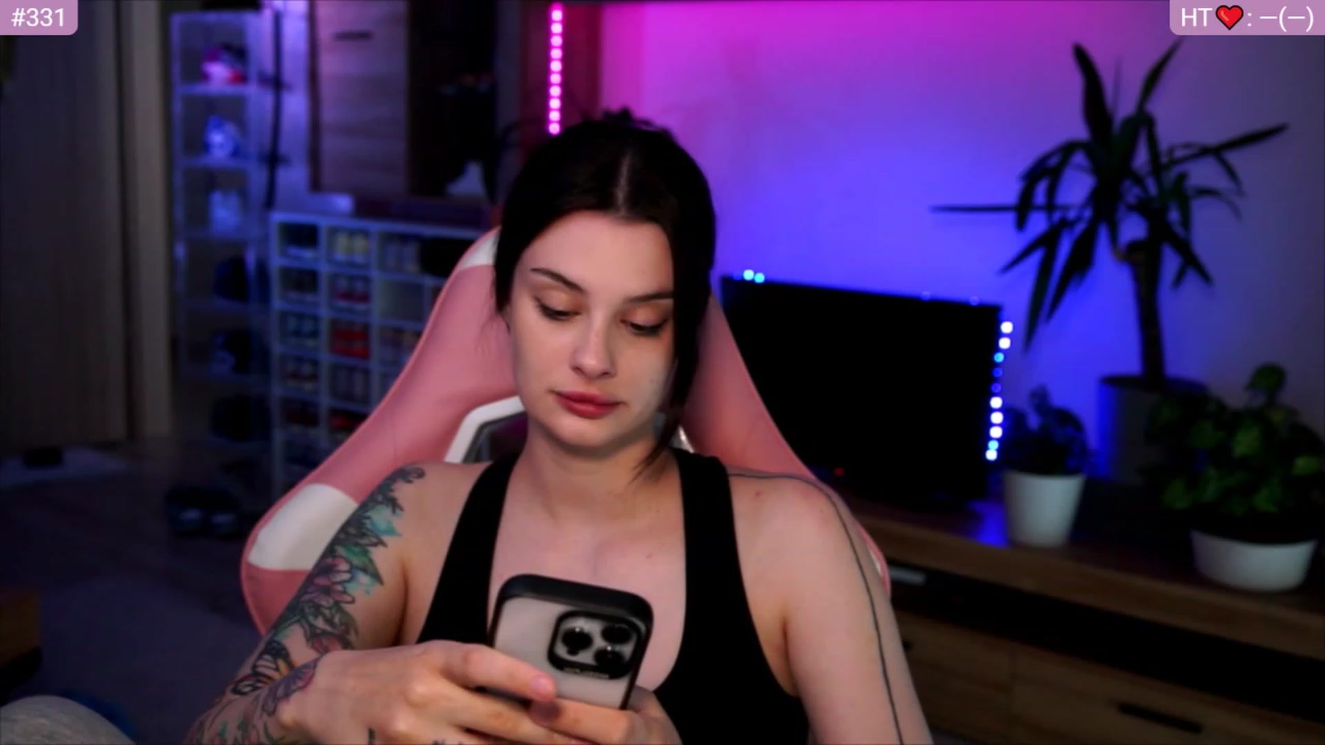 Gallery image thumbnail from lucynutty's myfreecams stream on, 06/15/2023, 09:06 image 5 of 20