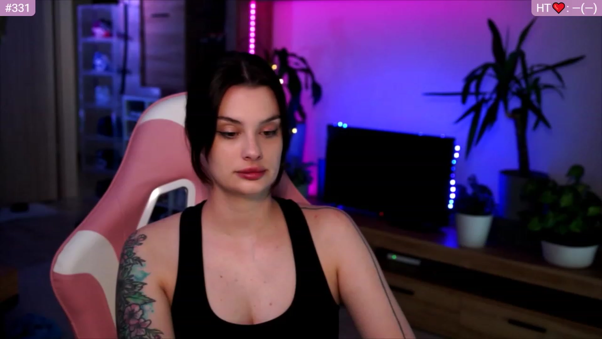 Gallery image thumbnail from lucynutty's myfreecams stream on, 06/15/2023, 09:06 image 3 of 20