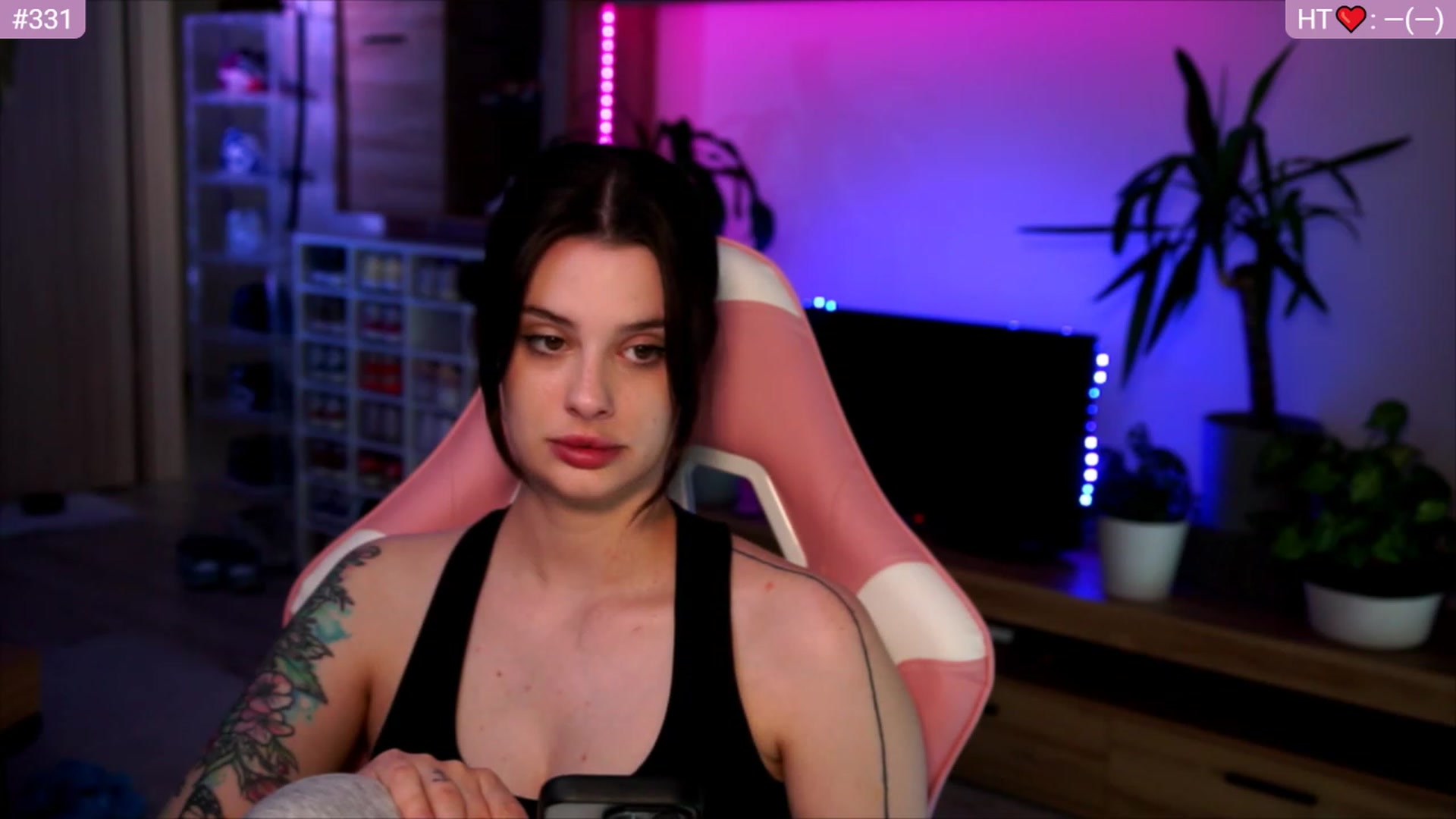 Gallery image thumbnail from lucynutty's myfreecams stream on, 06/15/2023, 09:06 image 16 of 20