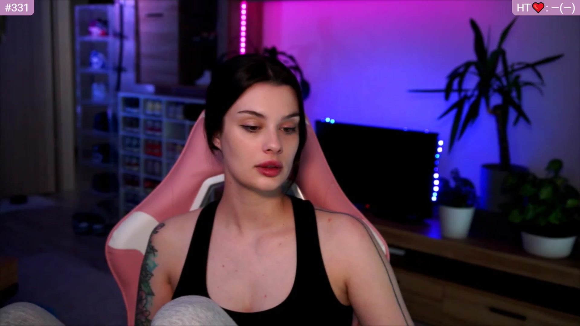Gallery image thumbnail from lucynutty's myfreecams stream on, 06/15/2023, 09:06 image 6 of 20