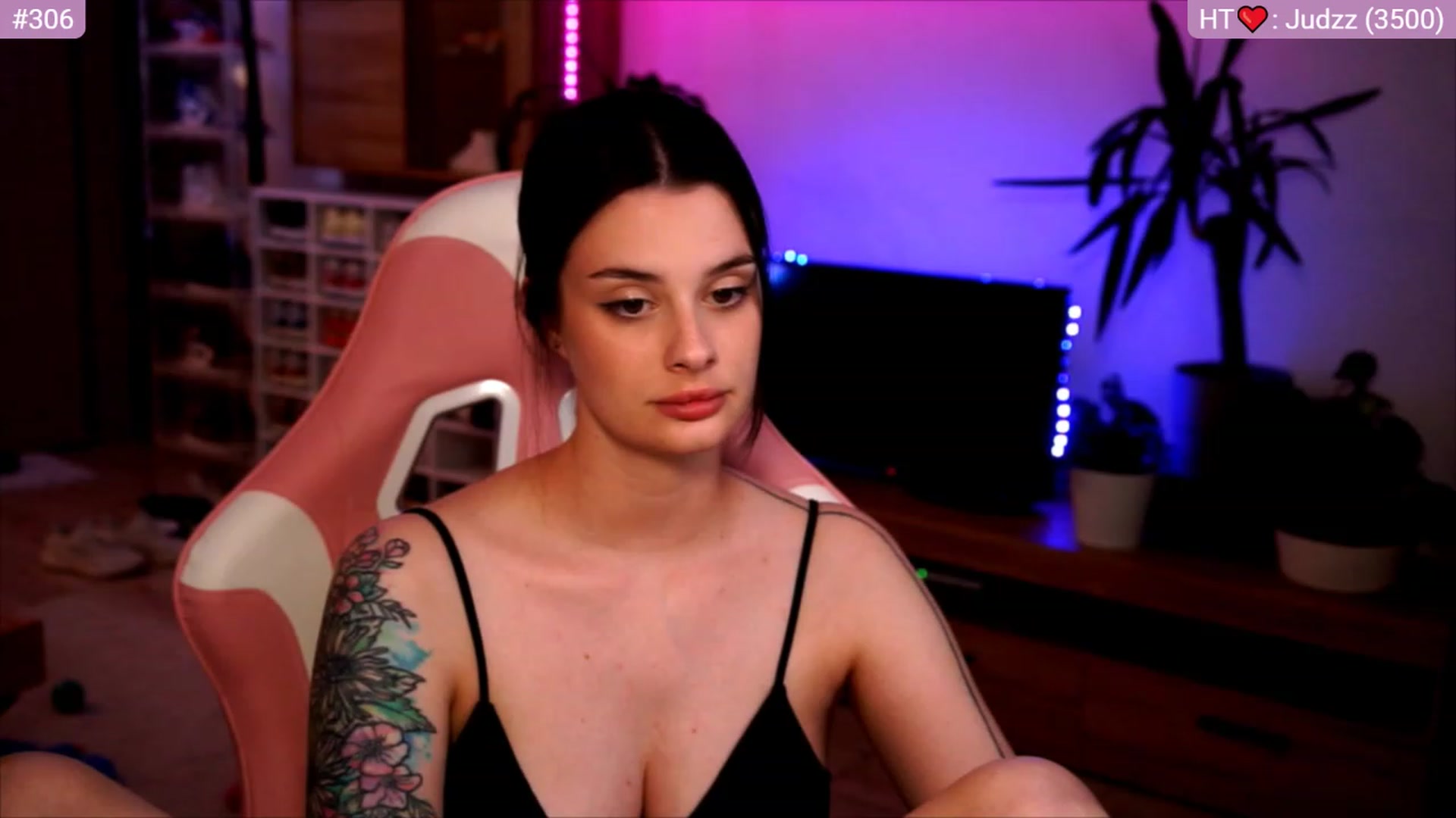 Gallery image thumbnail from lucynutty's myfreecams stream on, 06/15/2023, 20:56 image 17 of 20
