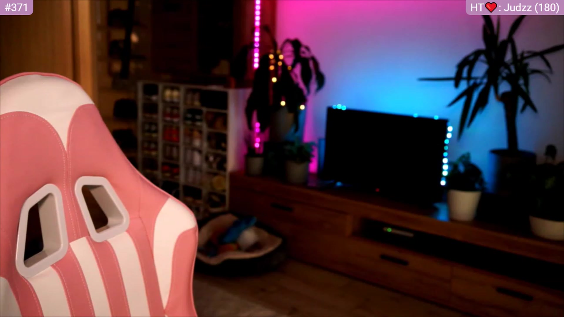 Gallery image thumbnail from lucynutty's myfreecams stream on, 06/17/2023, 18:13 image 4 of 20