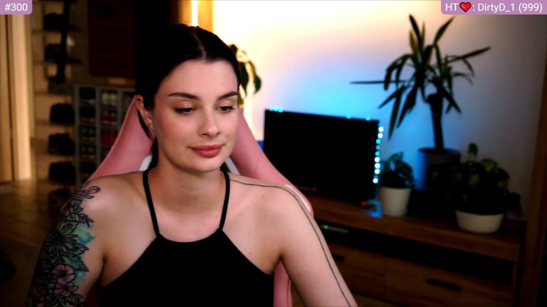 Gallery image thumbnail from lucynutty's myfreecams stream on, 06/18/2023, 17:28 image 16 of 20
