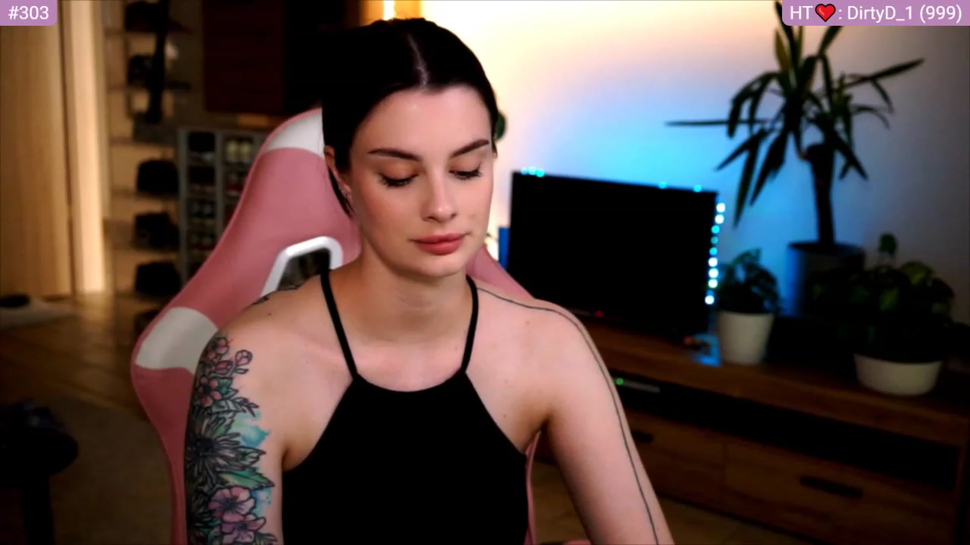 Gallery image thumbnail from lucynutty's myfreecams stream on, 06/18/2023, 17:28 image 13 of 20