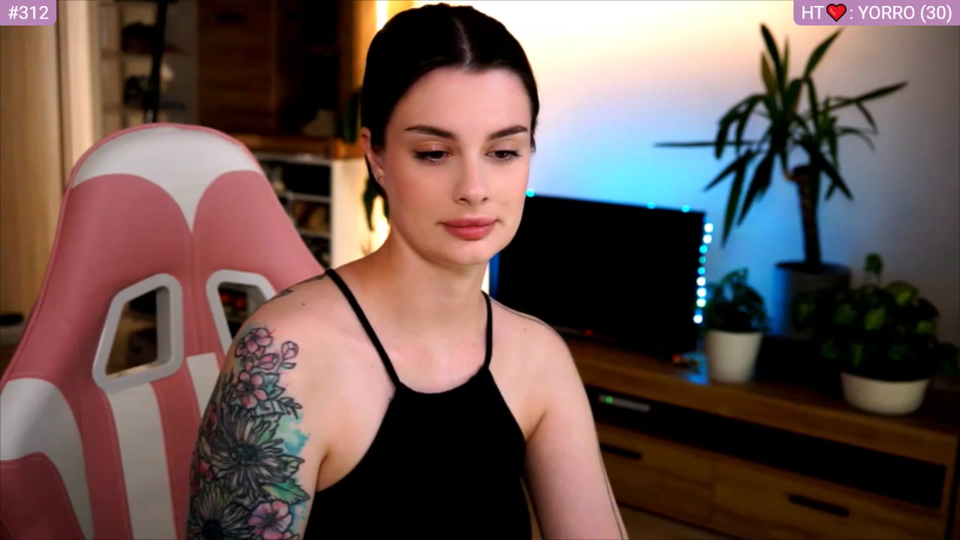 Gallery image thumbnail from lucynutty's myfreecams stream on, 06/18/2023, 17:28 image 5 of 20