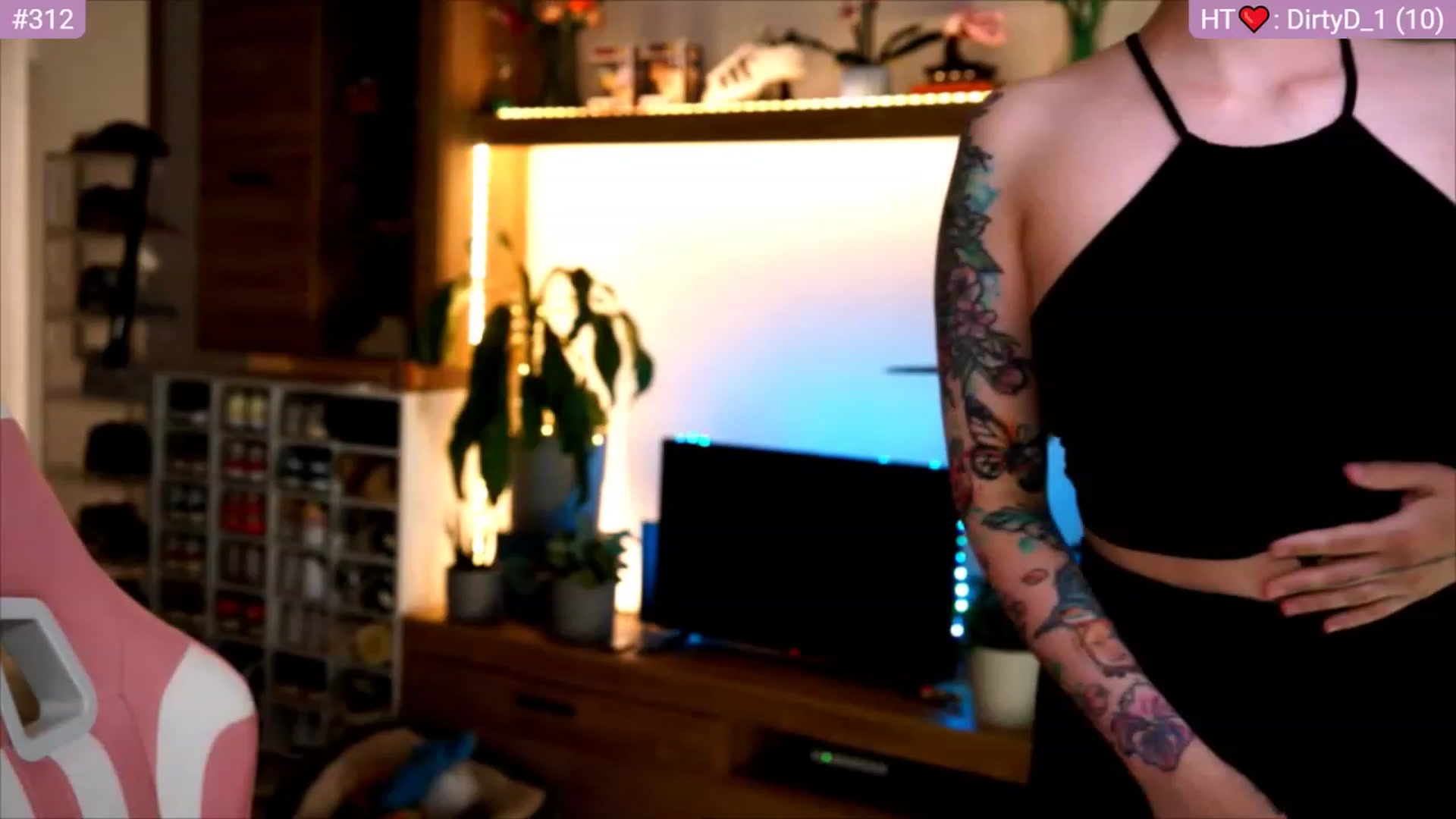 Gallery image thumbnail from lucynutty's myfreecams stream on, 06/18/2023, 17:28 image 3 of 20