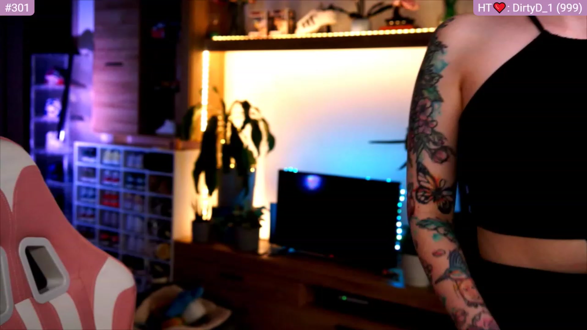 Gallery image thumbnail from lucynutty's myfreecams stream on, 06/18/2023, 19:08 image 12 of 20