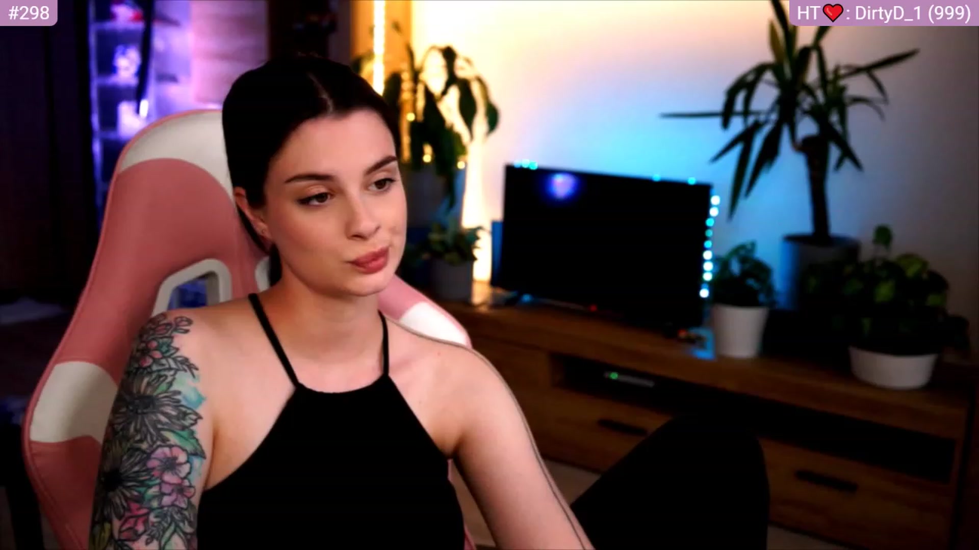 Gallery image thumbnail from lucynutty's myfreecams stream on, 06/18/2023, 19:08 image 16 of 20