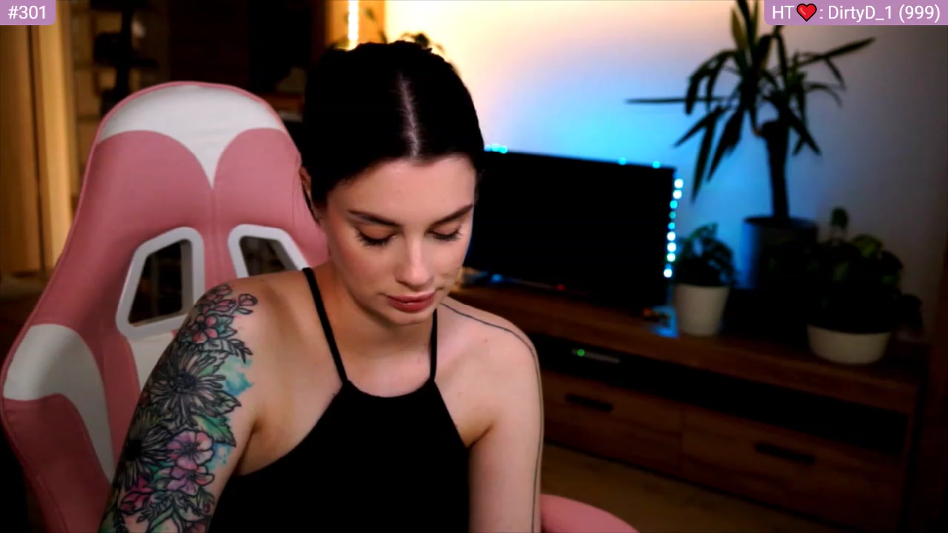 Gallery image thumbnail from lucynutty's myfreecams stream on, 06/18/2023, 19:08 image 1 of 20