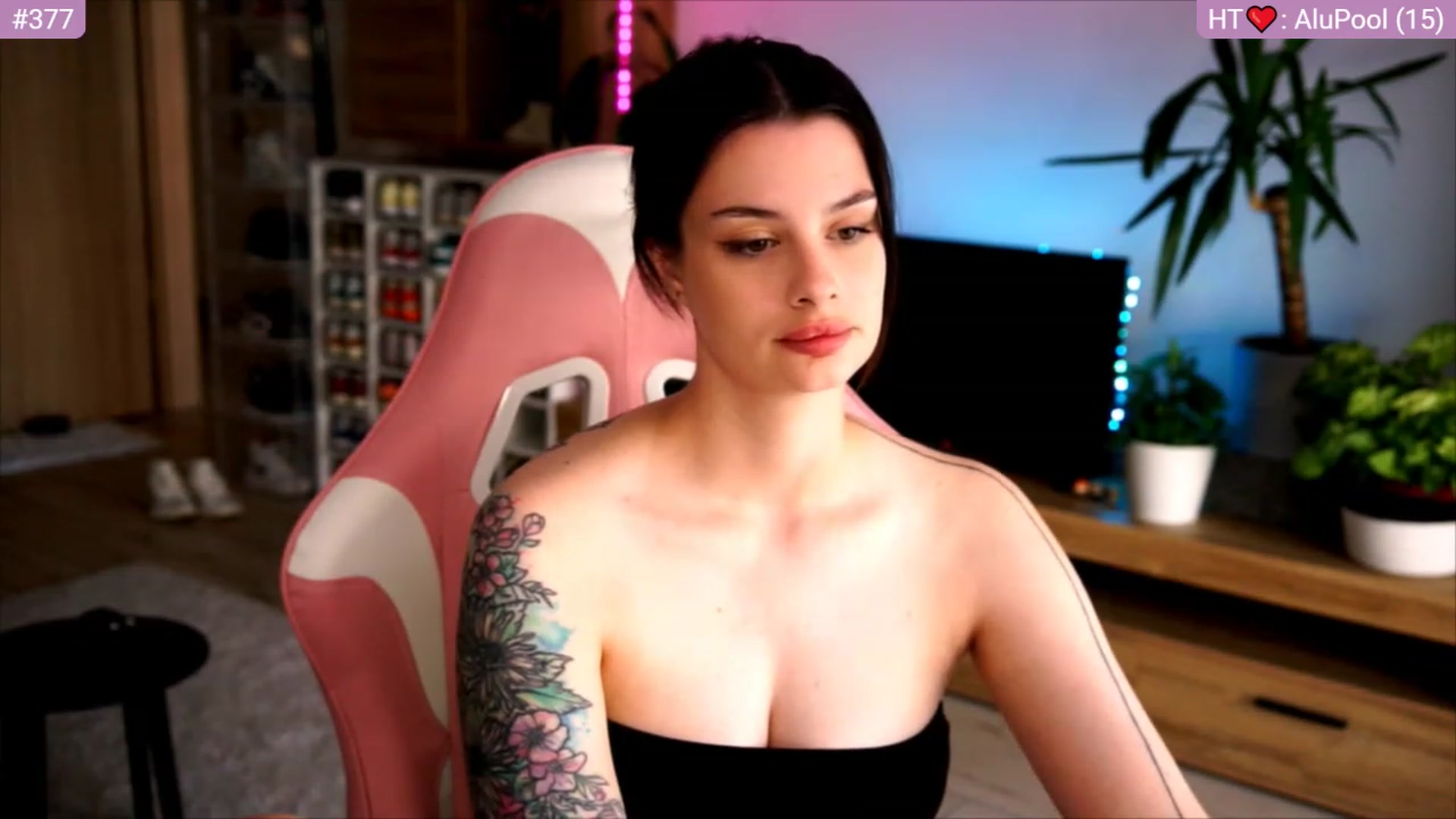 Gallery image thumbnail from lucynutty's myfreecams stream on, 06/23/2023, 07:49 image 19 of 20