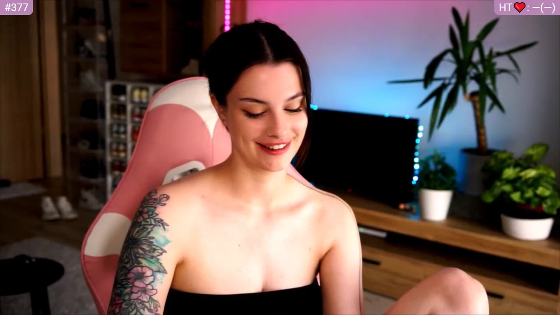 Gallery image thumbnail from lucynutty's myfreecams stream on, 06/23/2023, 07:49 image 9 of 20