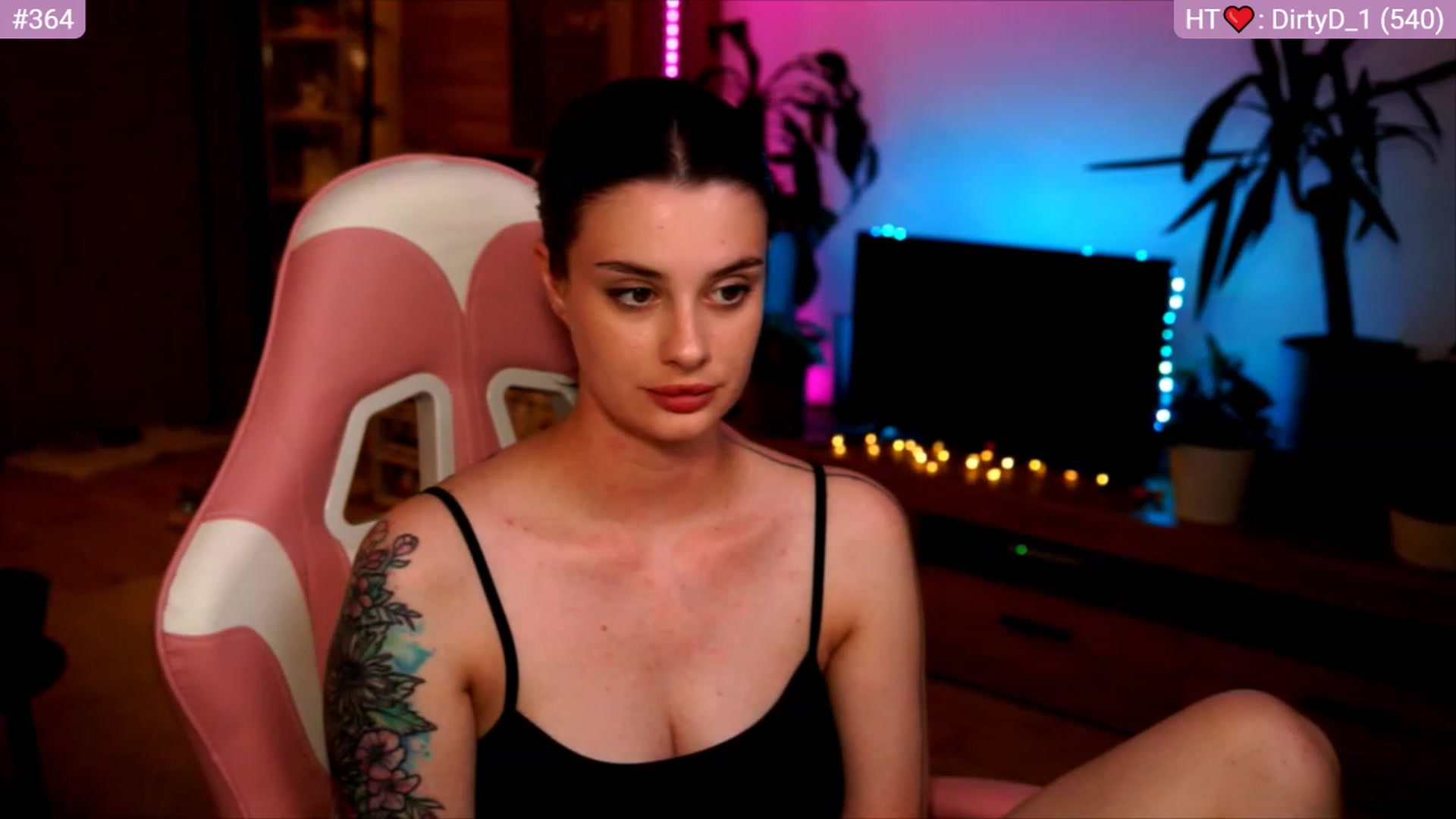 Gallery image thumbnail from lucynutty's myfreecams stream on, 06/24/2023, 21:17 image 16 of 20
