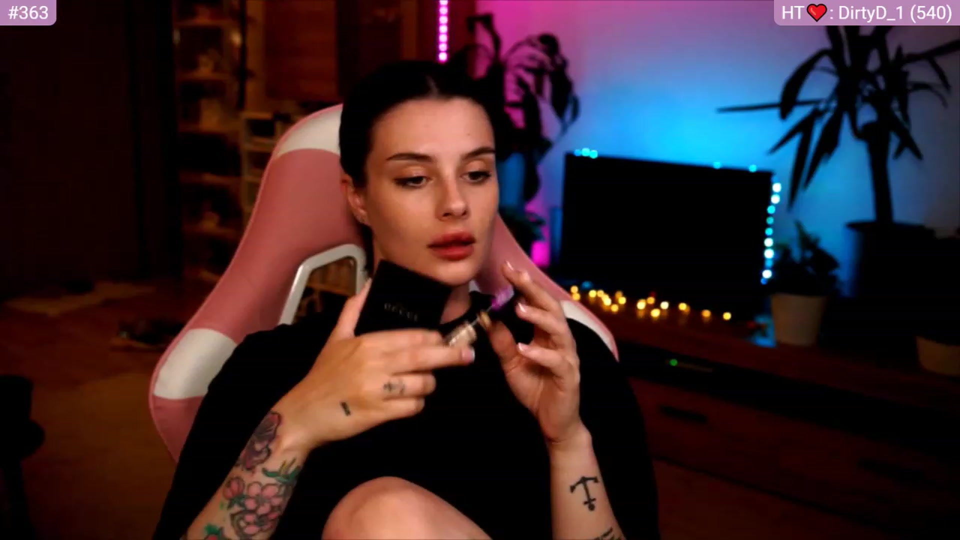 Gallery image thumbnail from lucynutty's myfreecams stream on, 06/24/2023, 21:17 image 5 of 20