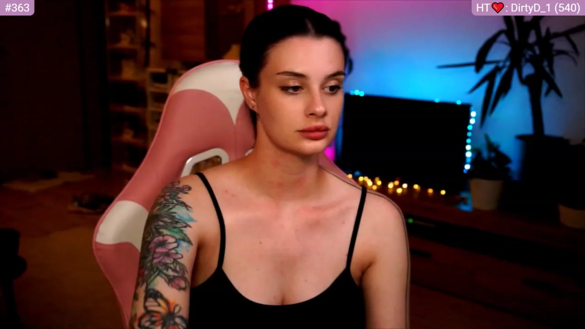 Gallery image thumbnail from lucynutty's myfreecams stream on, 06/24/2023, 21:17 image 10 of 20