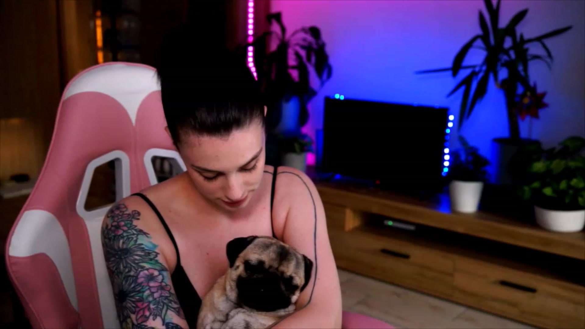 Gallery image thumbnail from lucynutty's myfreecams stream on, 06/26/2023, 18:08 image 20 of 20