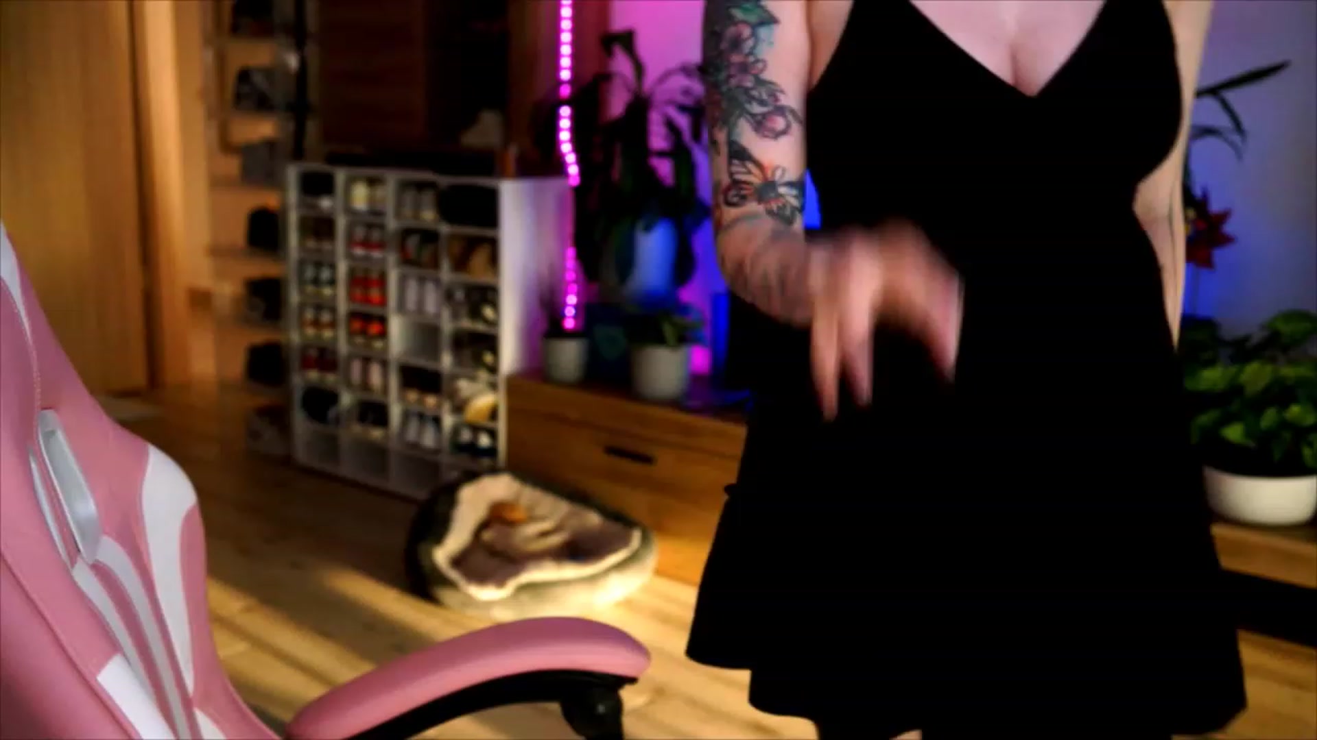 Gallery image thumbnail from lucynutty's myfreecams stream on, 06/26/2023, 18:08 image 12 of 20