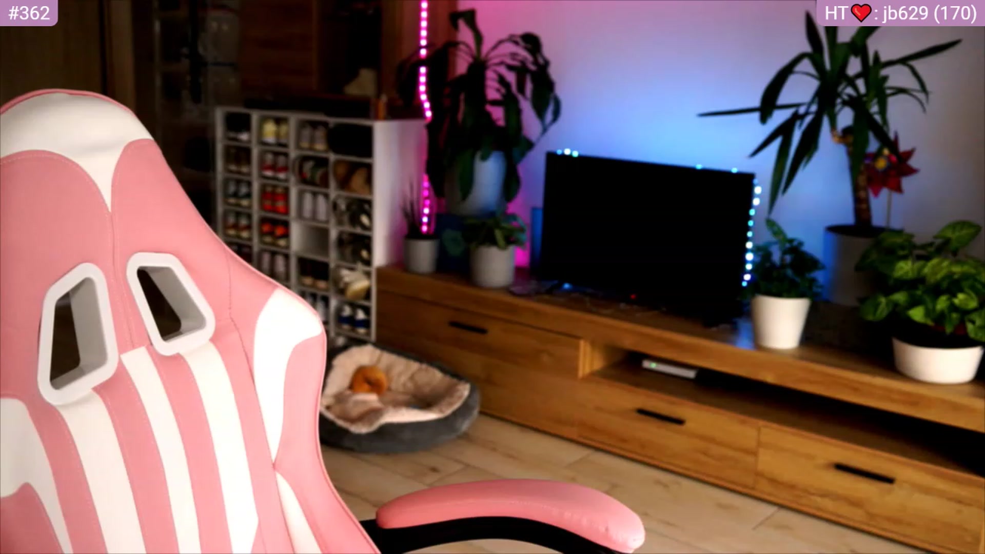 Gallery image thumbnail from lucynutty's myfreecams stream on, 06/27/2023, 10:58 image 11 of 20