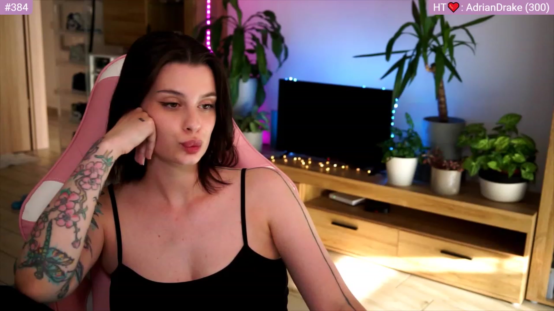 Gallery image thumbnail from lucynutty's myfreecams stream on, 06/28/2023, 17:04 image 20 of 20