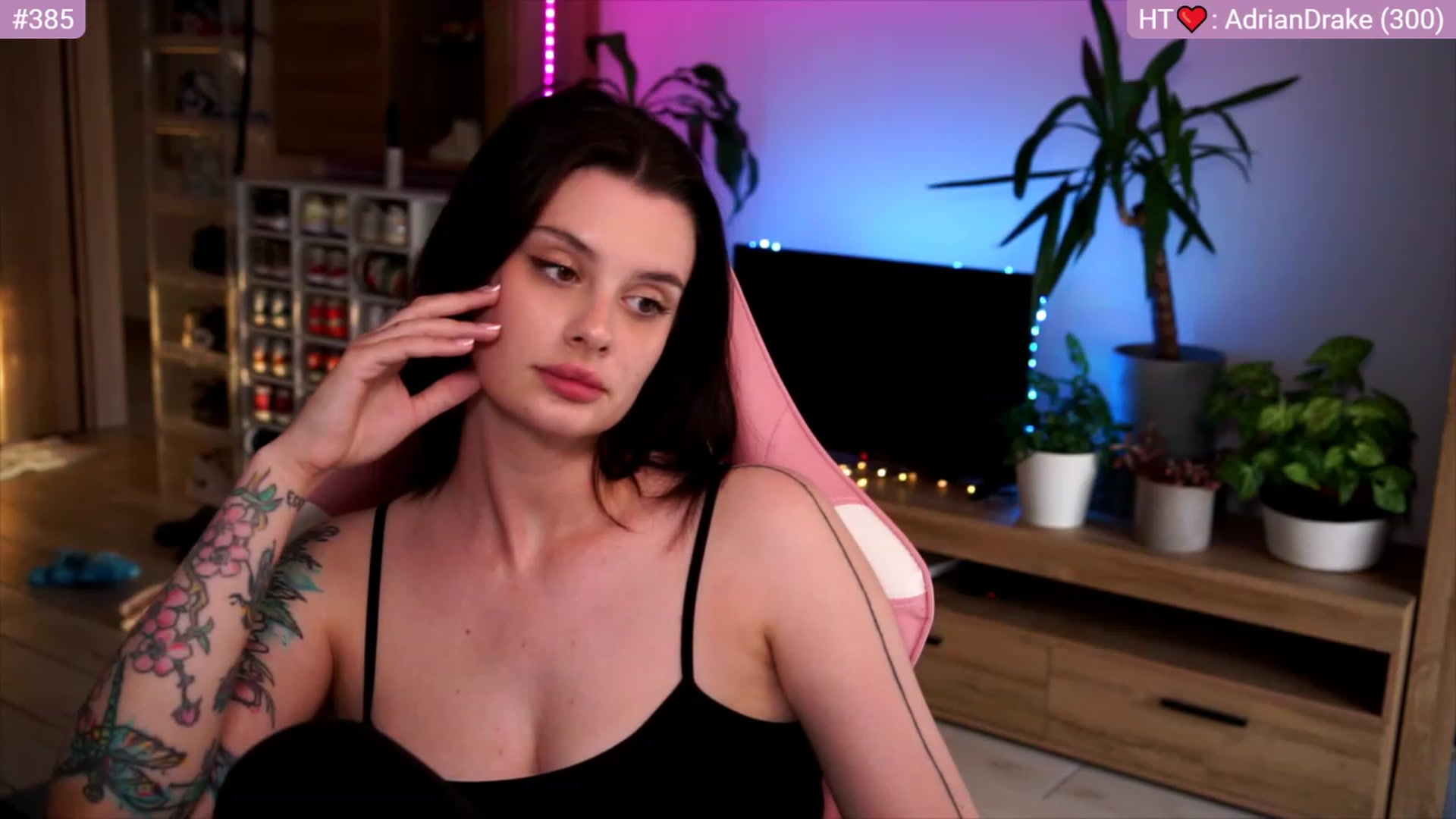 Gallery image thumbnail from lucynutty's myfreecams stream on, 06/28/2023, 17:59 image 19 of 20