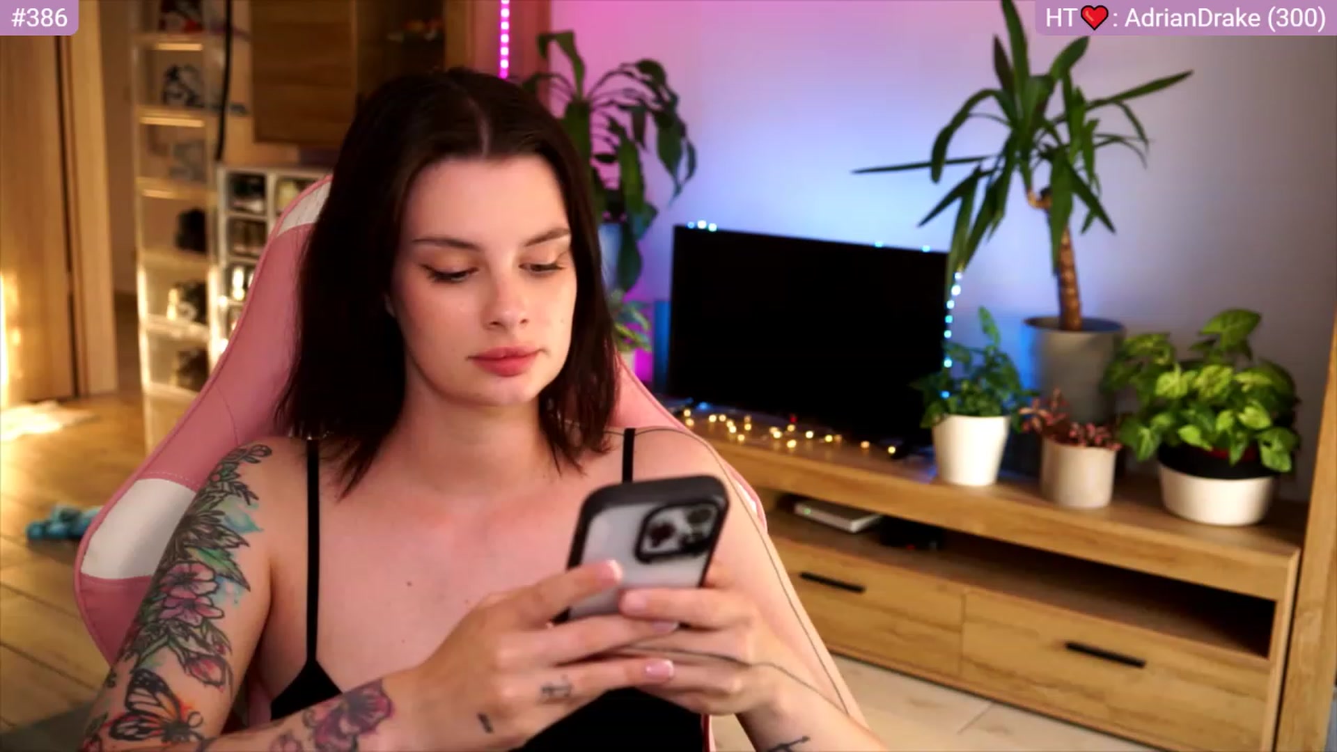 Gallery image thumbnail from lucynutty's myfreecams stream on, 06/28/2023, 17:59 image 13 of 20