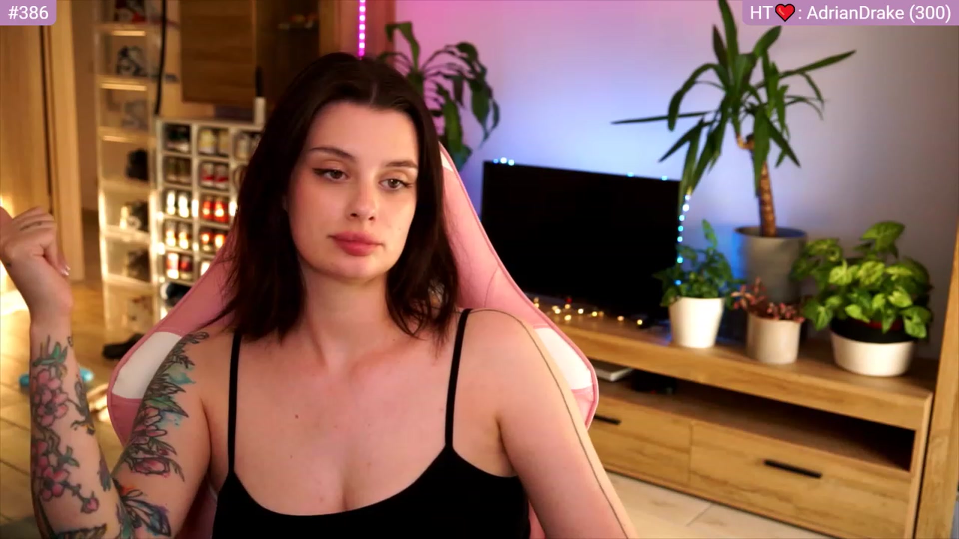 Gallery image thumbnail from lucynutty's myfreecams stream on, 06/28/2023, 17:59 image 12 of 20