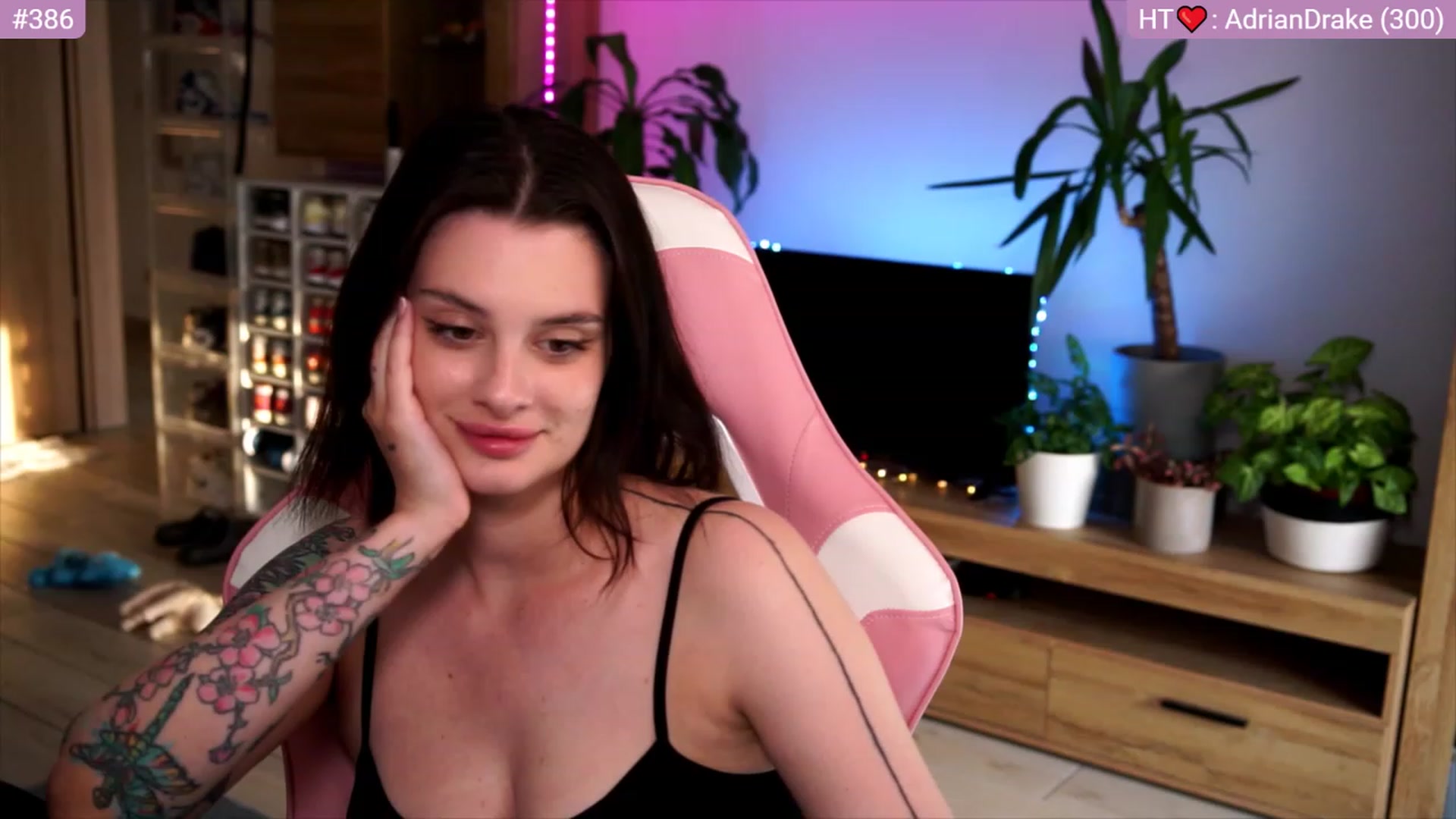 Gallery image thumbnail from lucynutty's myfreecams stream on, 06/28/2023, 17:59 image 2 of 20