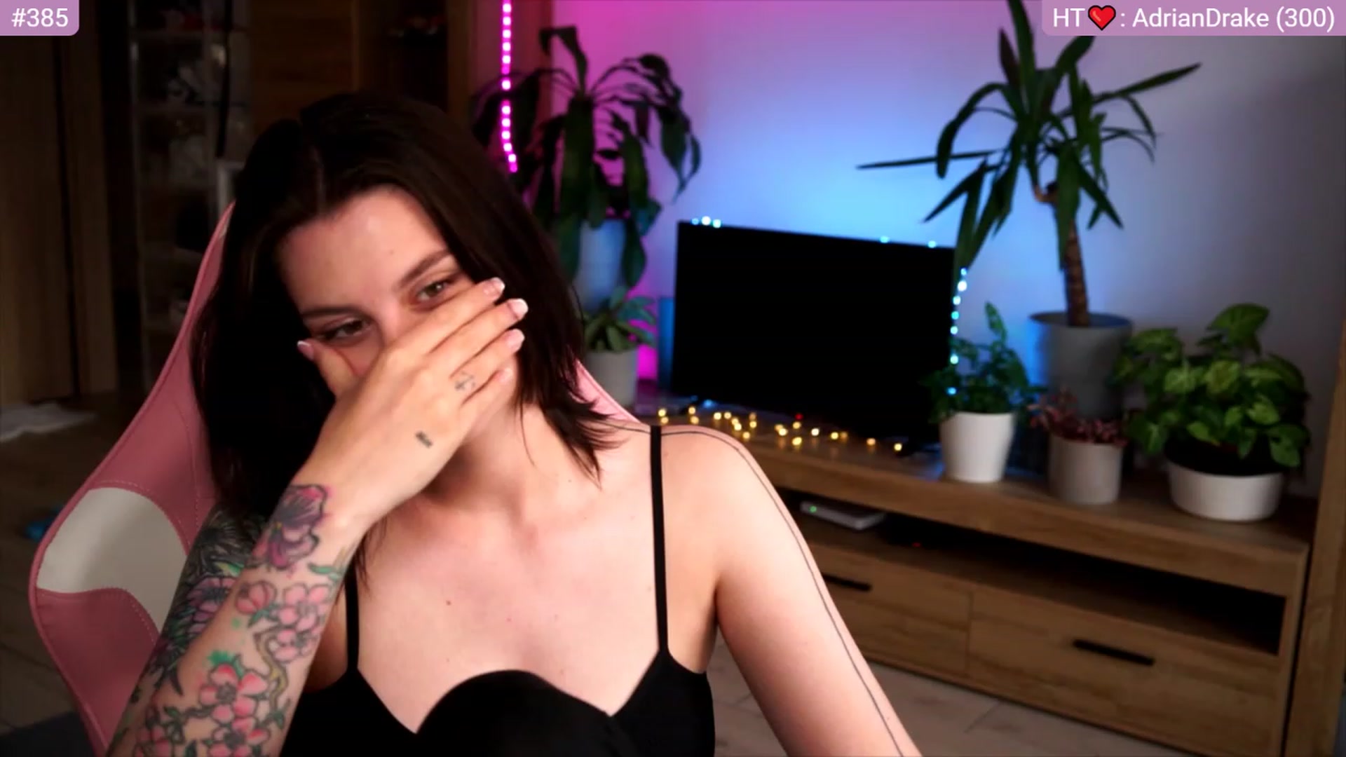 Gallery image thumbnail from lucynutty's myfreecams stream on, 06/28/2023, 18:35 image 9 of 20