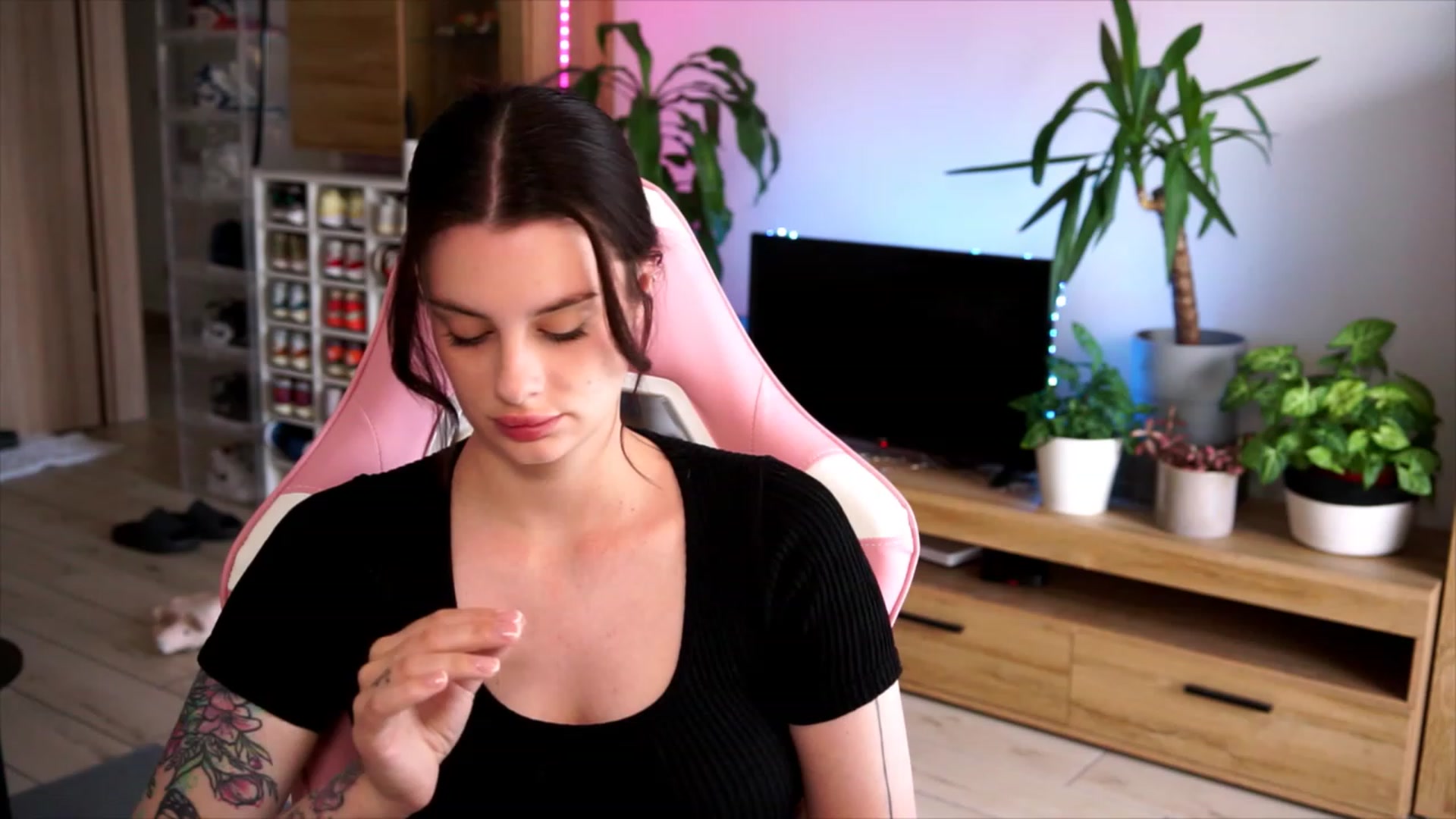 Gallery image thumbnail from lucynutty's myfreecams stream on, 06/29/2023, 10:16 image 3 of 20