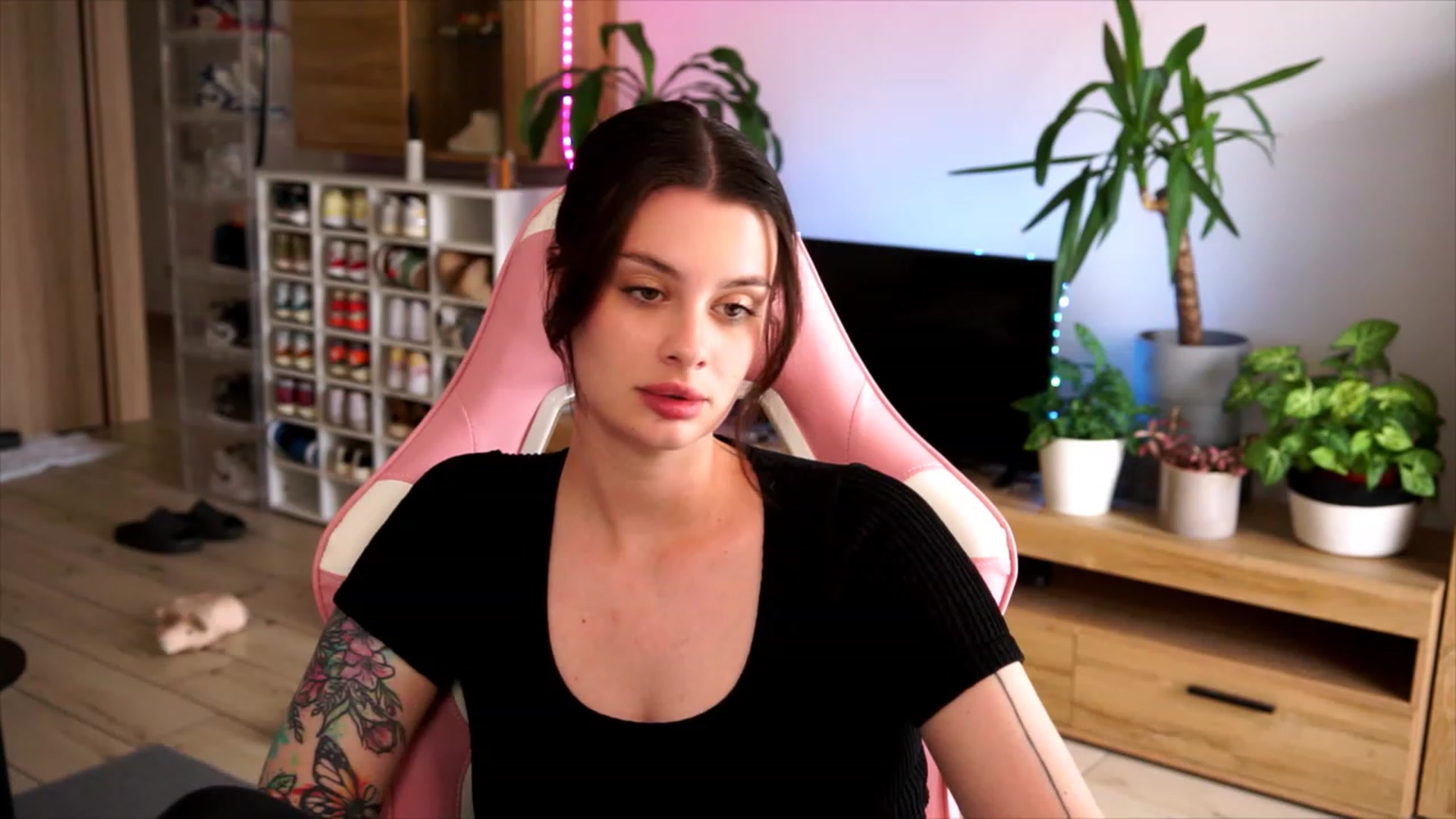 Gallery image thumbnail from lucynutty's myfreecams stream on, 06/29/2023, 10:16 image 20 of 20