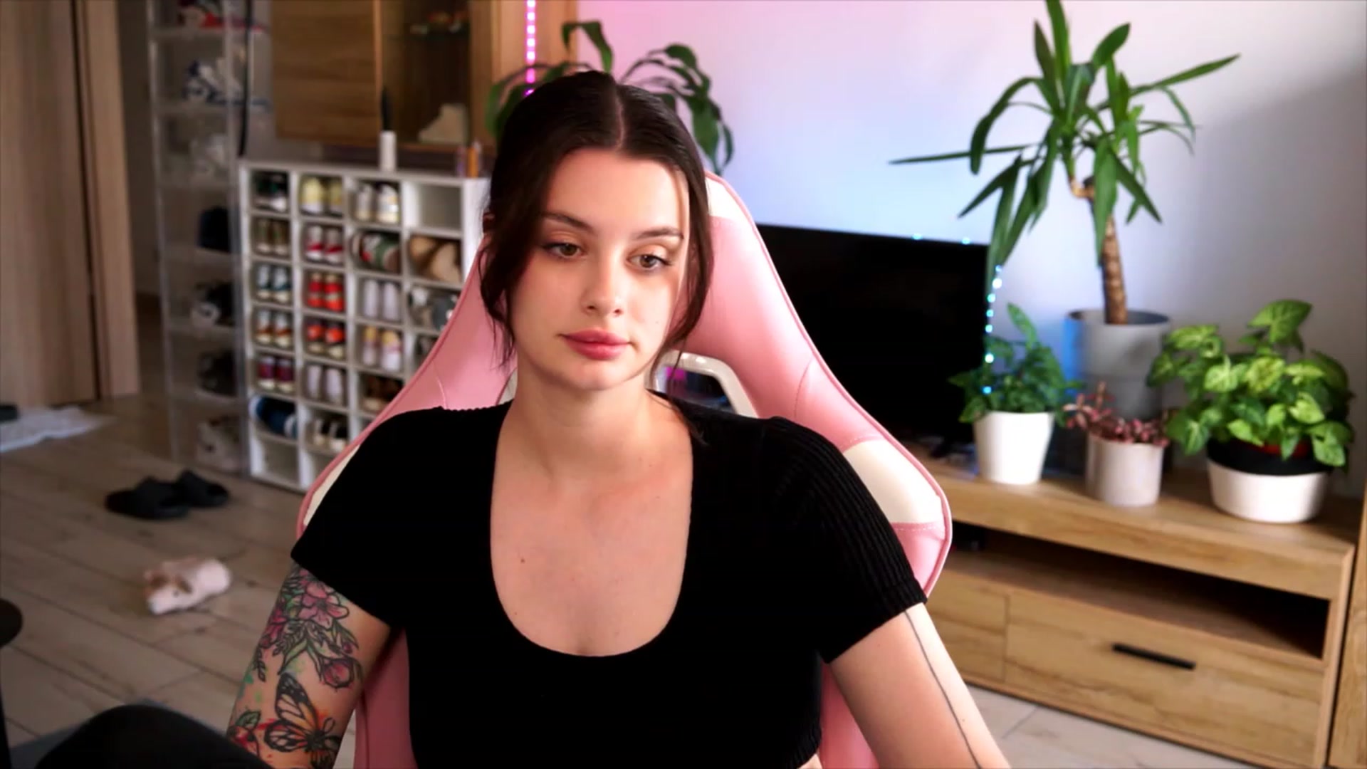 Gallery image thumbnail from lucynutty's myfreecams stream on, 06/29/2023, 10:16 image 12 of 20