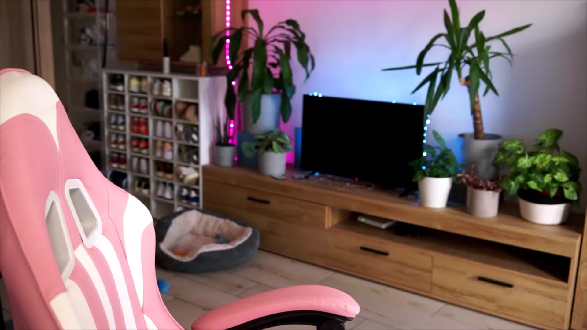 Gallery image thumbnail from lucynutty's myfreecams stream on, 06/29/2023, 10:16 image 14 of 20