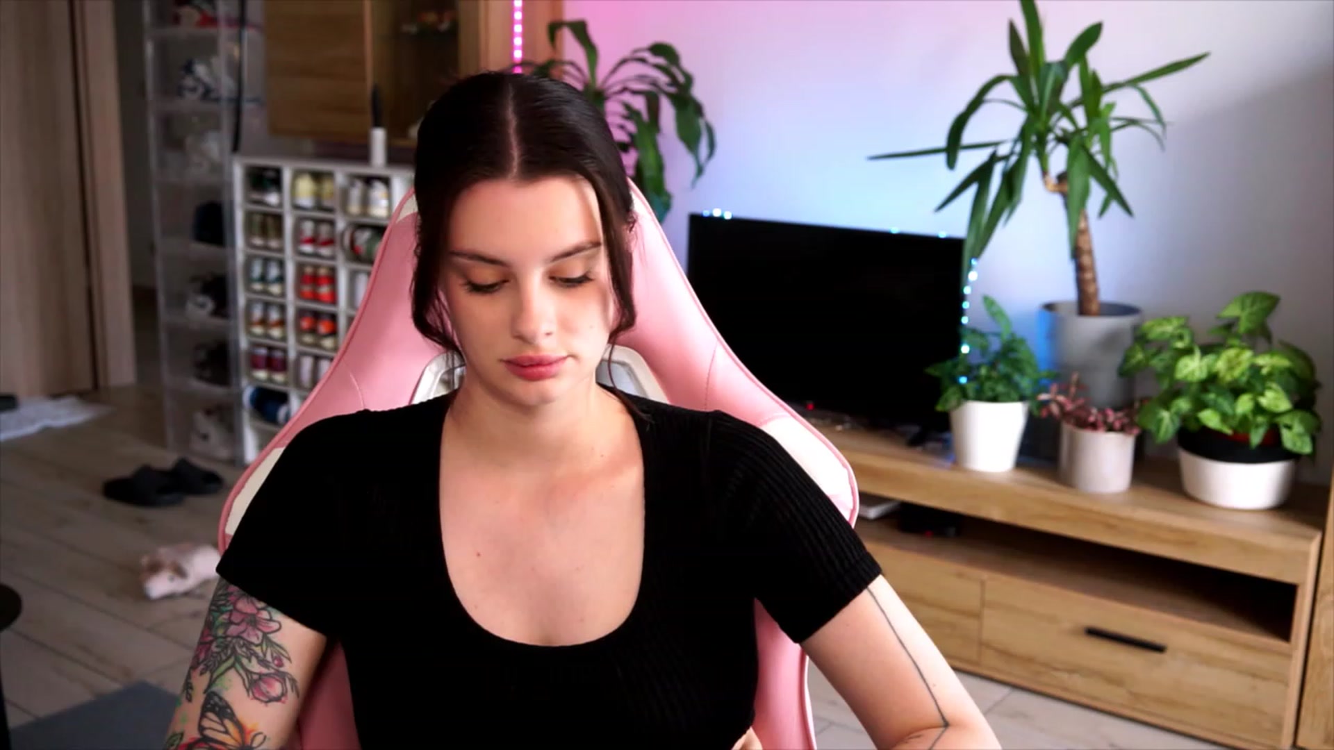 Gallery image thumbnail from lucynutty's myfreecams stream on, 06/29/2023, 10:16 image 6 of 20