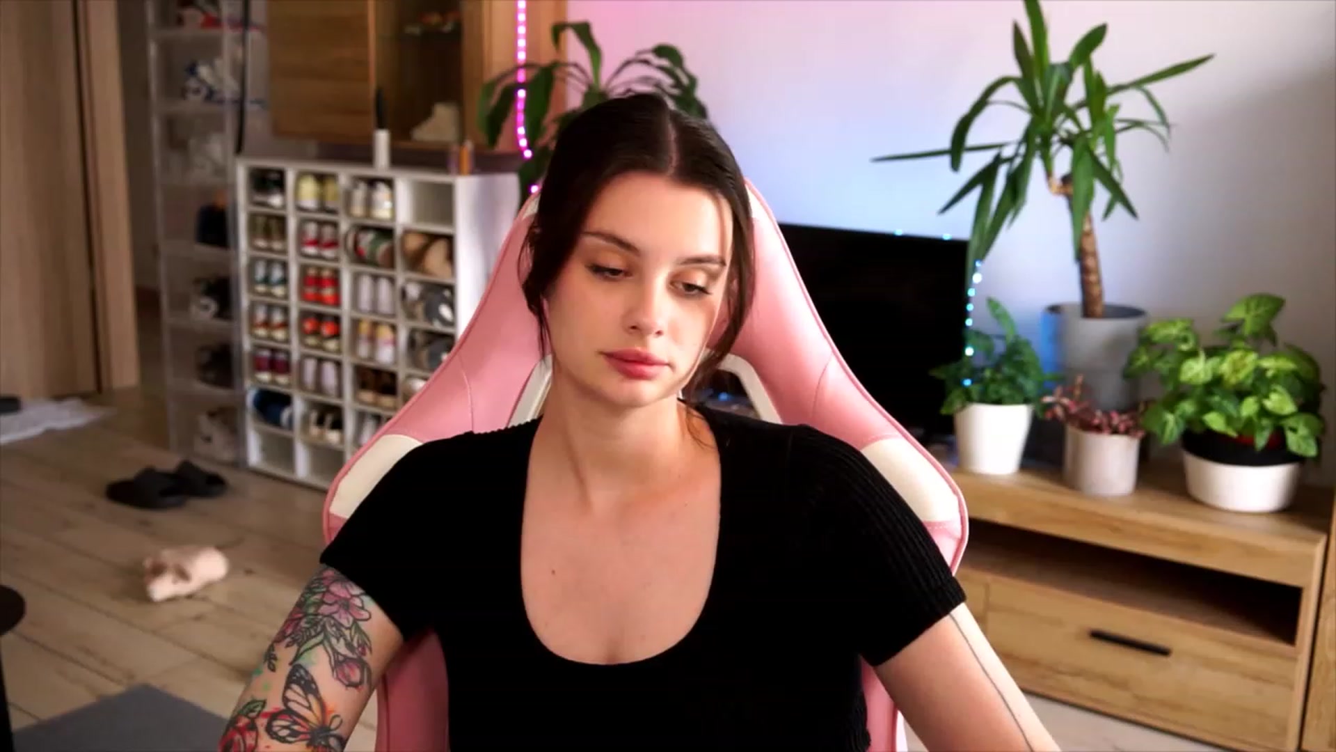 Gallery image thumbnail from lucynutty's myfreecams stream on, 06/29/2023, 10:16 image 18 of 20