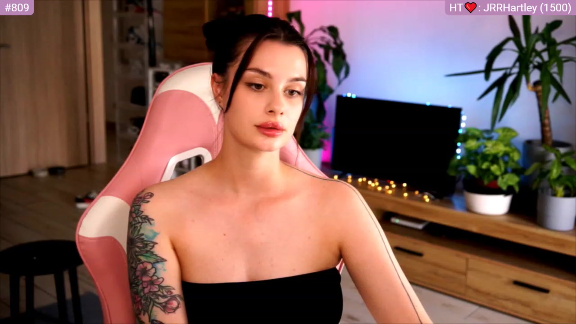 Gallery image thumbnail from lucynutty's myfreecams stream on, 07/03/2023, 11:12 image 11 of 20