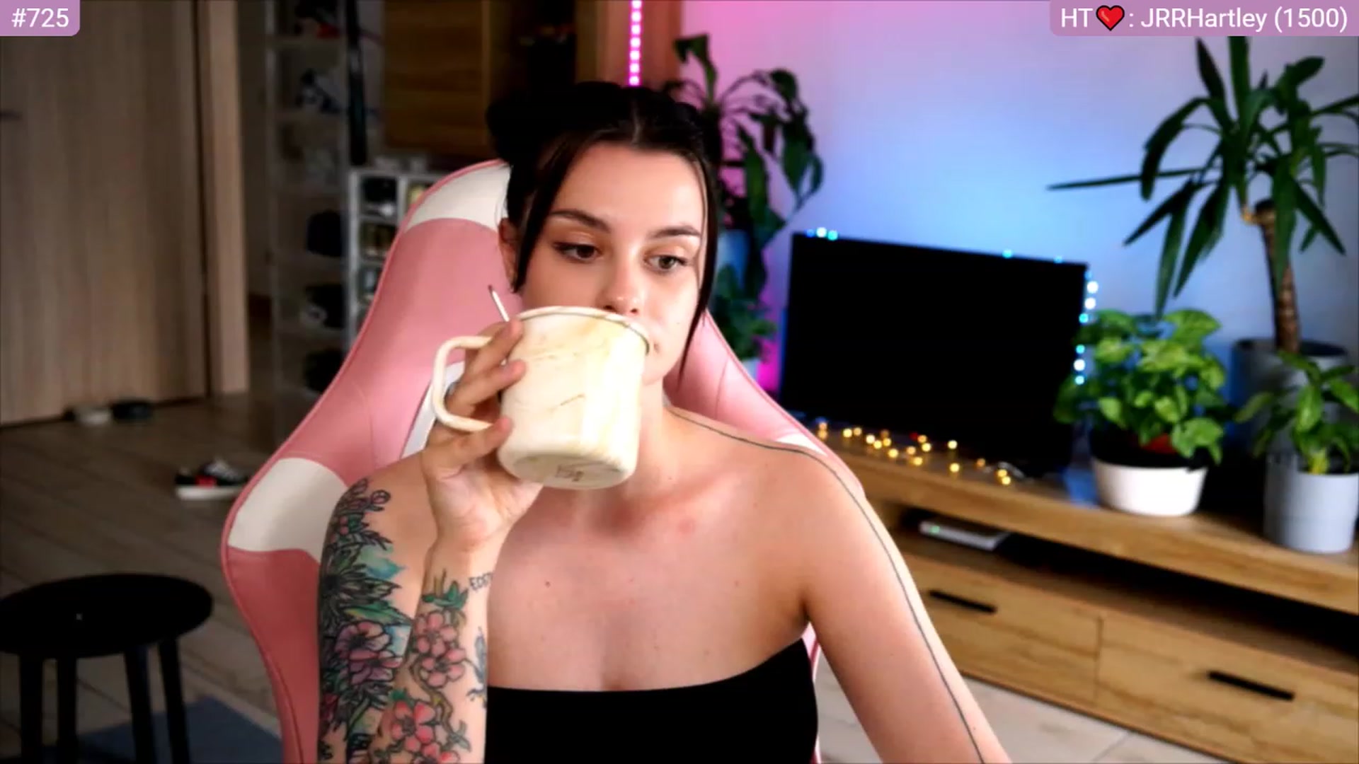 Gallery image thumbnail from lucynutty's myfreecams stream on, 07/03/2023, 11:12 image 17 of 20