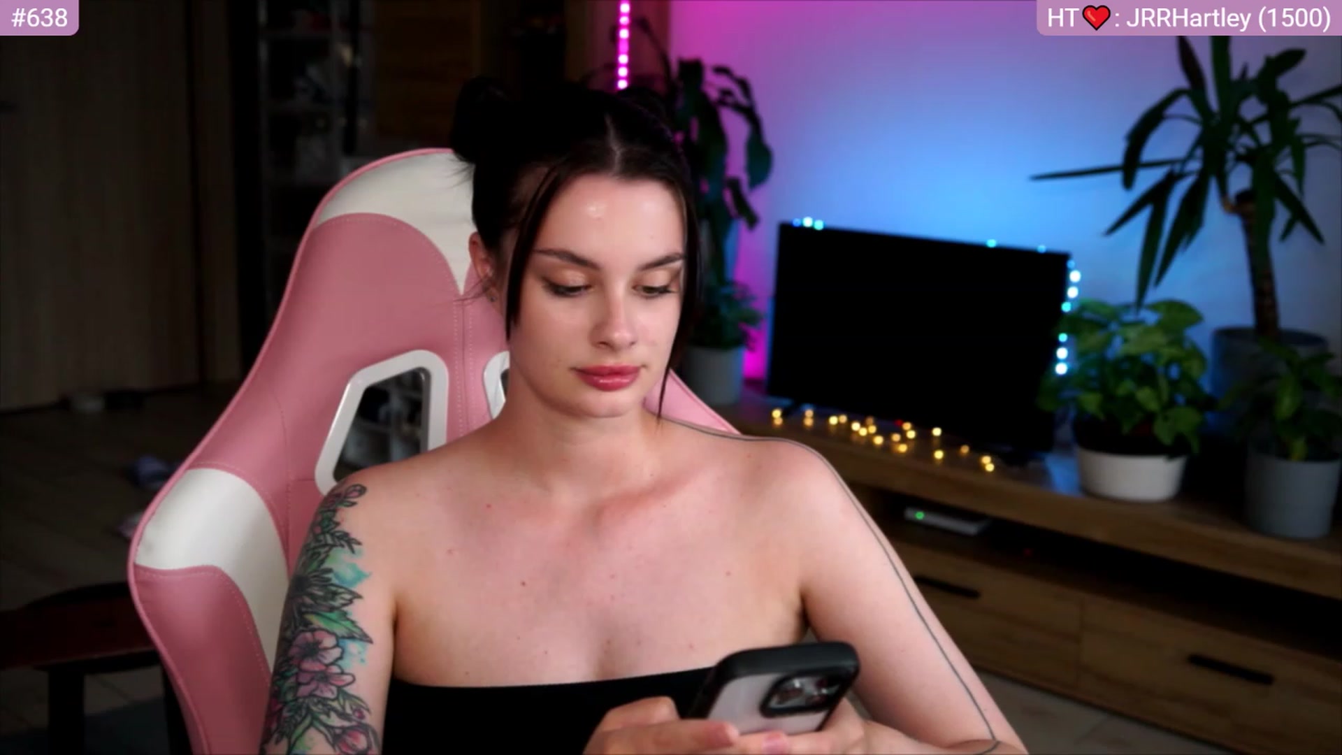 Gallery image thumbnail from lucynutty's myfreecams stream on, 07/03/2023, 17:55 image 17 of 20