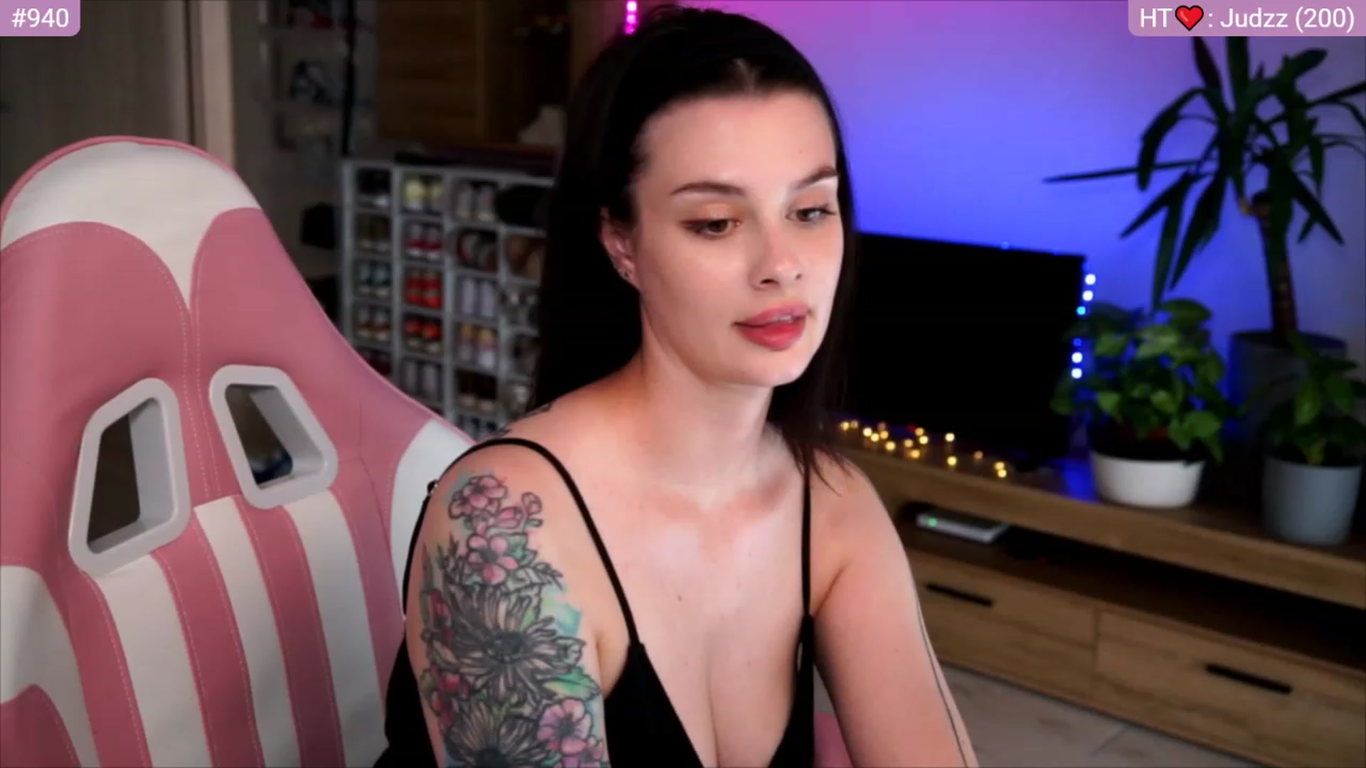Gallery image thumbnail from lucynutty's myfreecams stream on, 07/05/2023, 09:50 image 18 of 20