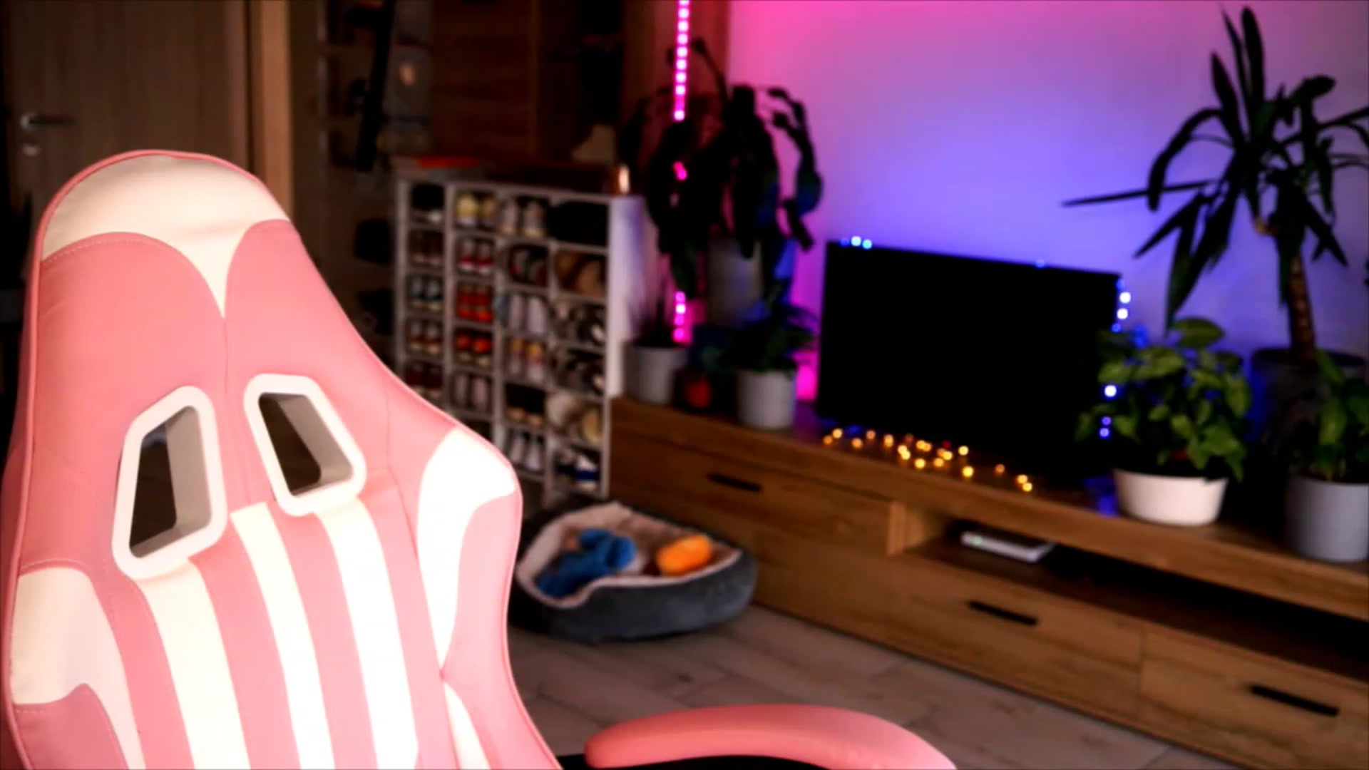 Gallery image thumbnail from lucynutty's myfreecams stream on, 07/09/2023, 10:23 image 14 of 20