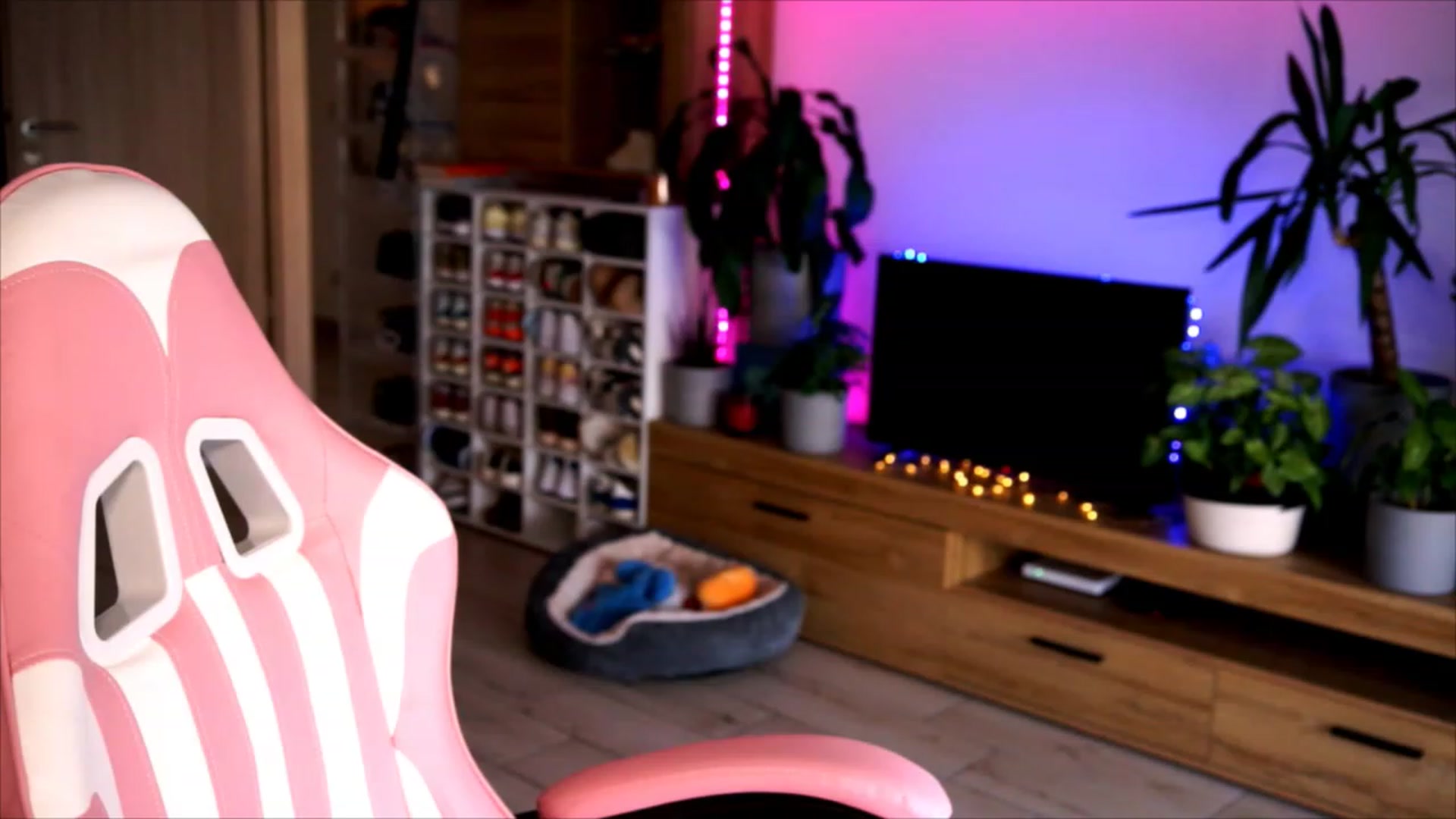 Gallery image thumbnail from lucynutty's myfreecams stream on, 07/09/2023, 10:23 image 20 of 20