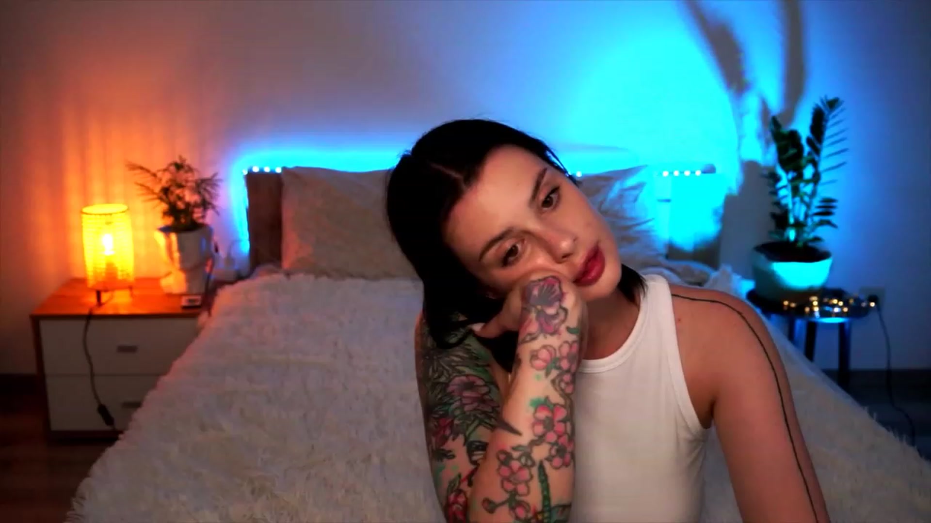 Gallery image thumbnail from lucynutty's myfreecams stream on, 07/14/2023, 13:33 image 6 of 20