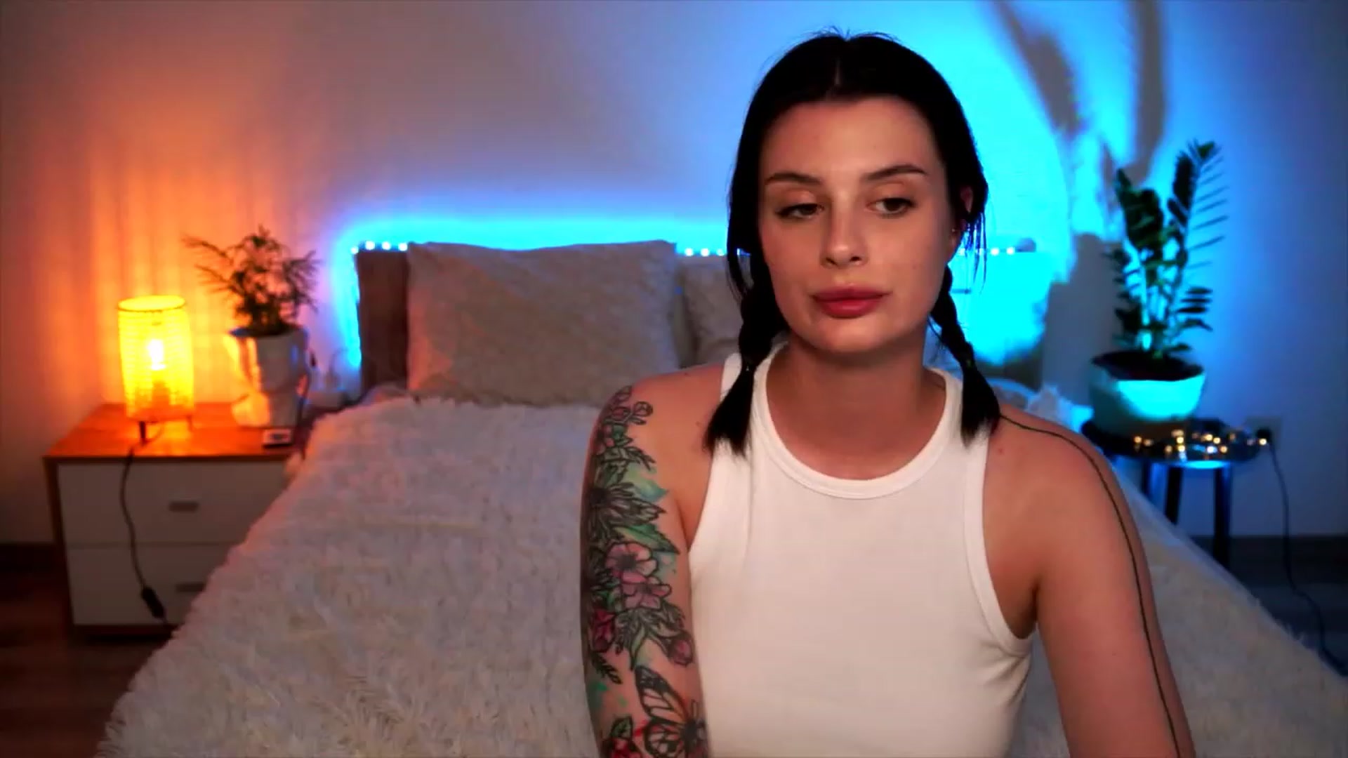 Gallery image thumbnail from lucynutty's myfreecams stream on, 07/14/2023, 13:33 image 15 of 20